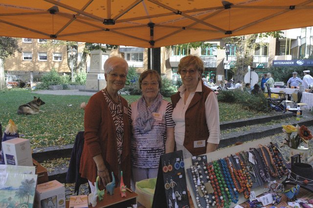 Über viel Zulauf freute sich das Team des Eine-Welt-Ladens