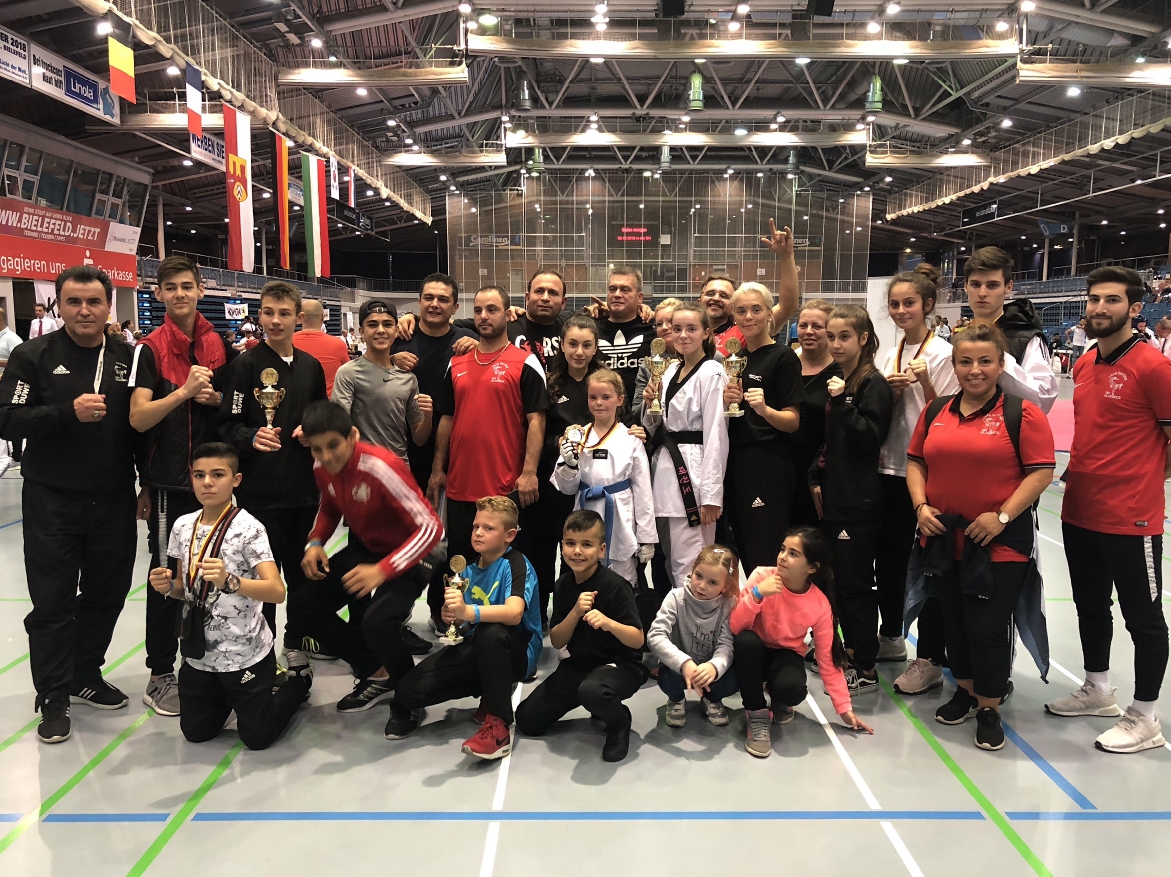 Mit einem respektablen vierten Platz feierte das Team von Trainer Öztürk einen sportlichen Erfolg in Bielefeld. Foto: privat