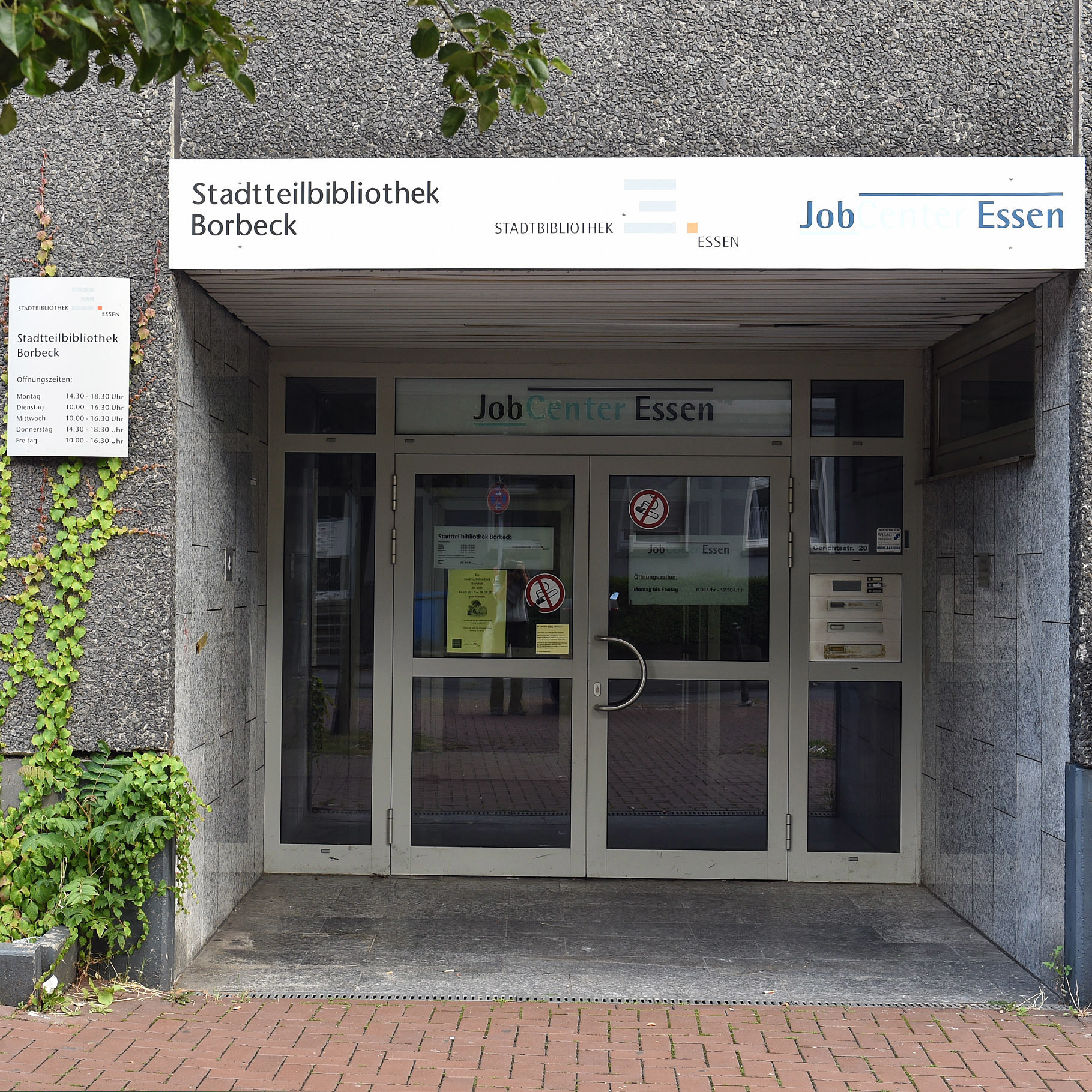 Gerade eher für rüstige Gäste geeignet: das Borbecker Verwaltungsgebäude an der Germaniastraße 253. Archivfoto: Debus-Gohl