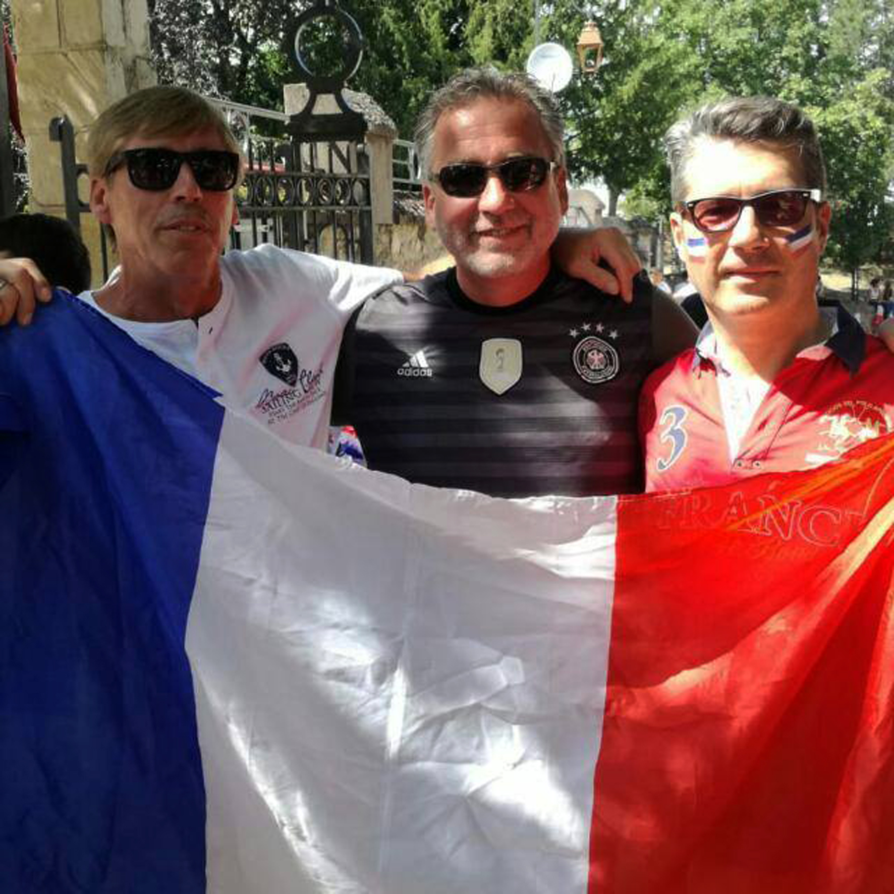 Rainer Winkler, Thomas Köhler und der Bürgermeister von Montlucon, Frederic Laporte.