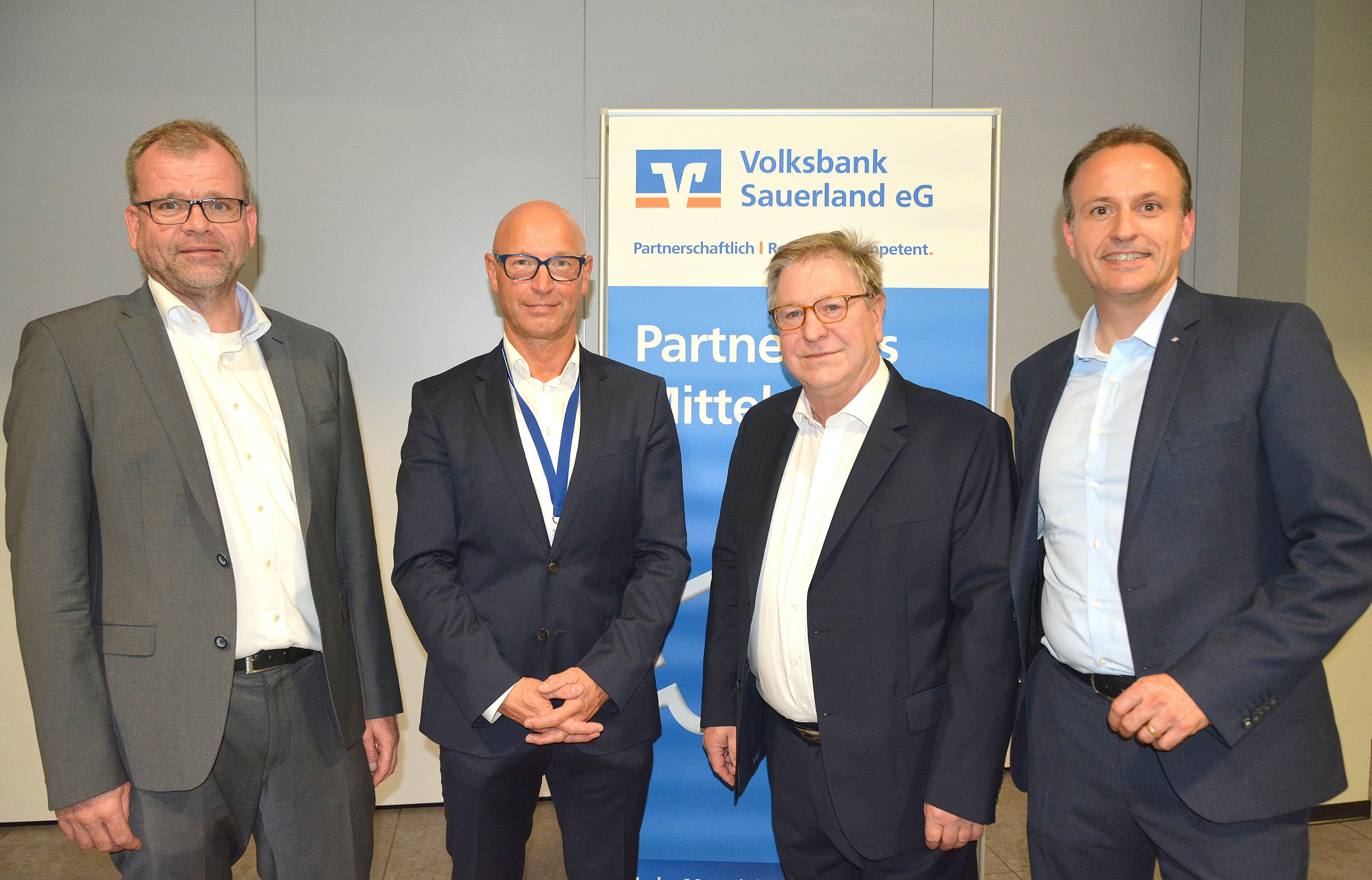 Experten und Organisatoren: Christoph Verstegge (Volksbank), Karsten Zimmer, Hubert Lanzerath, Florian Müller (v.l.). Foto: peb