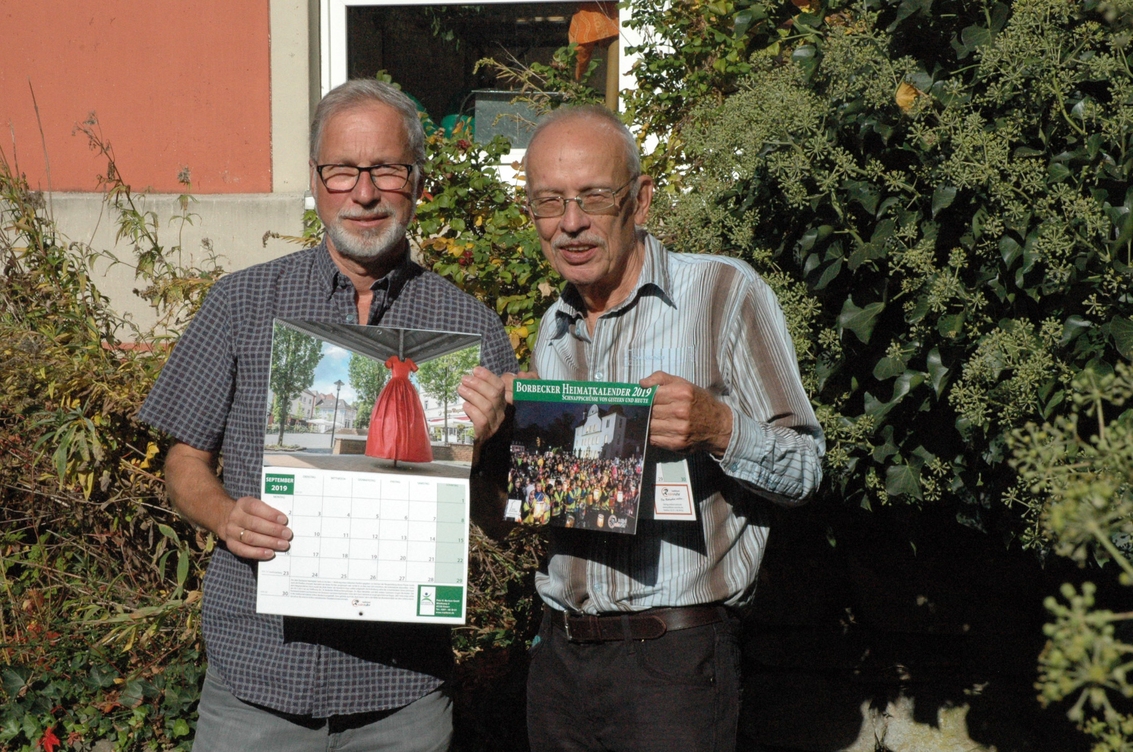 Rainer Henselowsky und Andreas Koerner sind die Macher des Borbecker Heimatkalenders. Den gibt es zum nunmehr zwölften Mal.