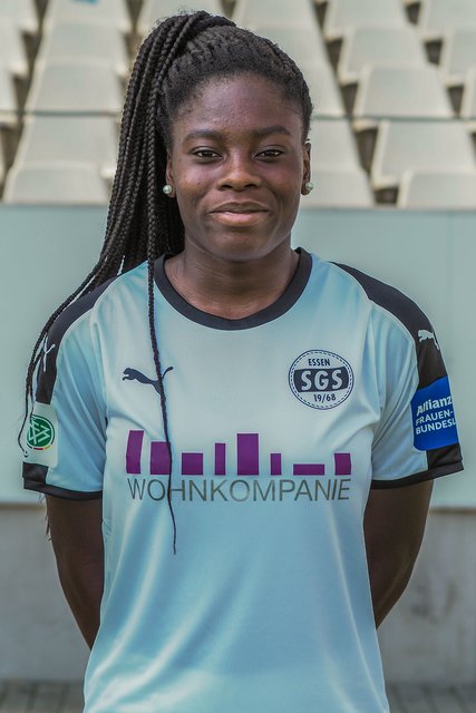 Nicole Anyomi: Nach dem Abi möchte die Stürmerin gerne Architektur studieren.