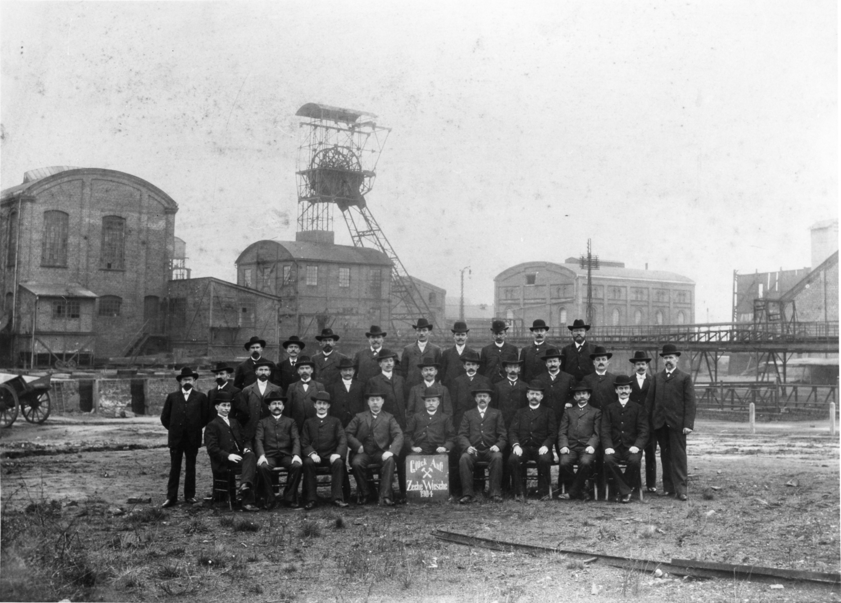 Kumpel der Zeche Wiesche anno 1904. Fotos (3): Stadtarchiv