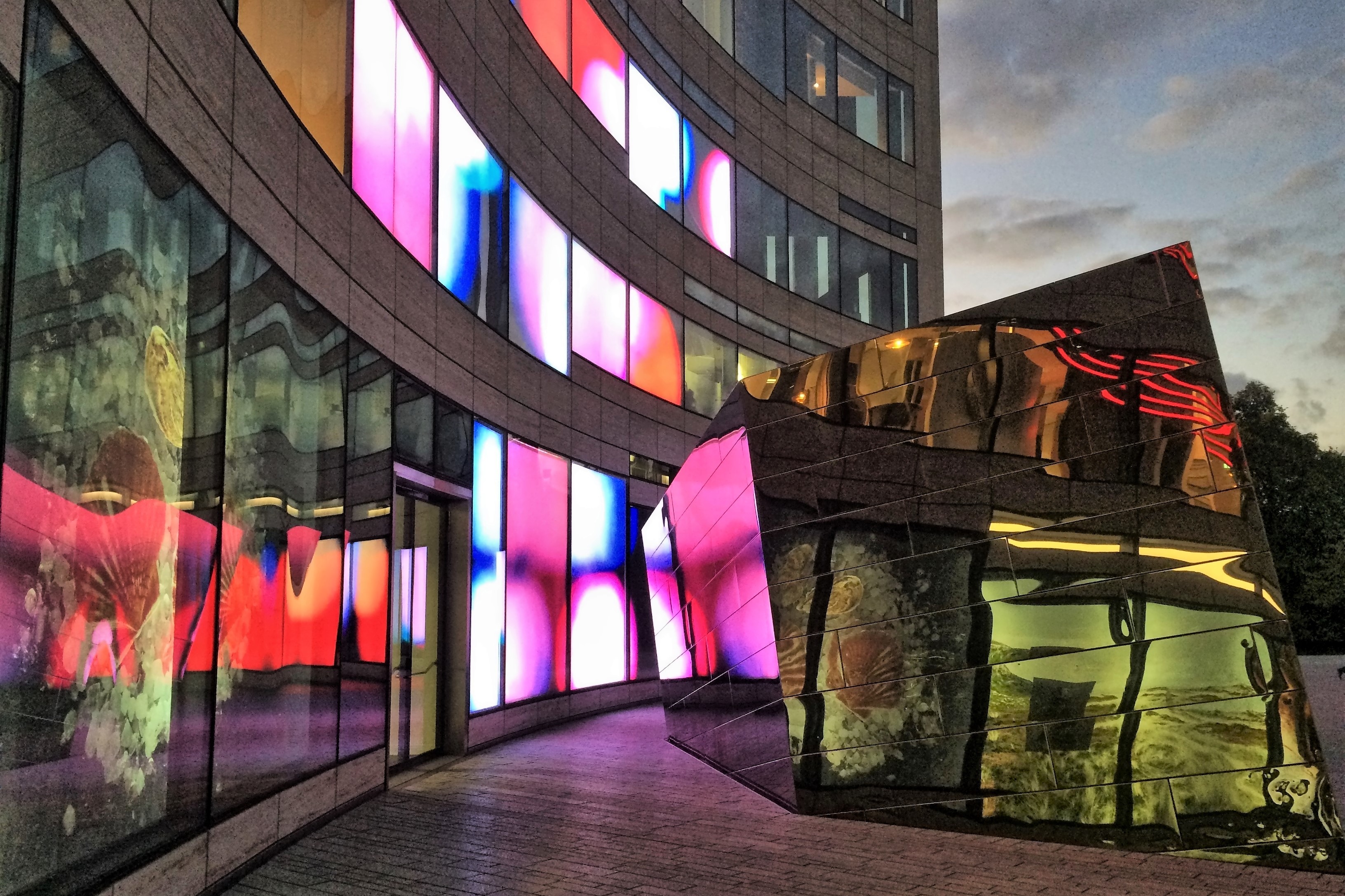 LIchtinstallation bei Breuninger am Kö-Bogen