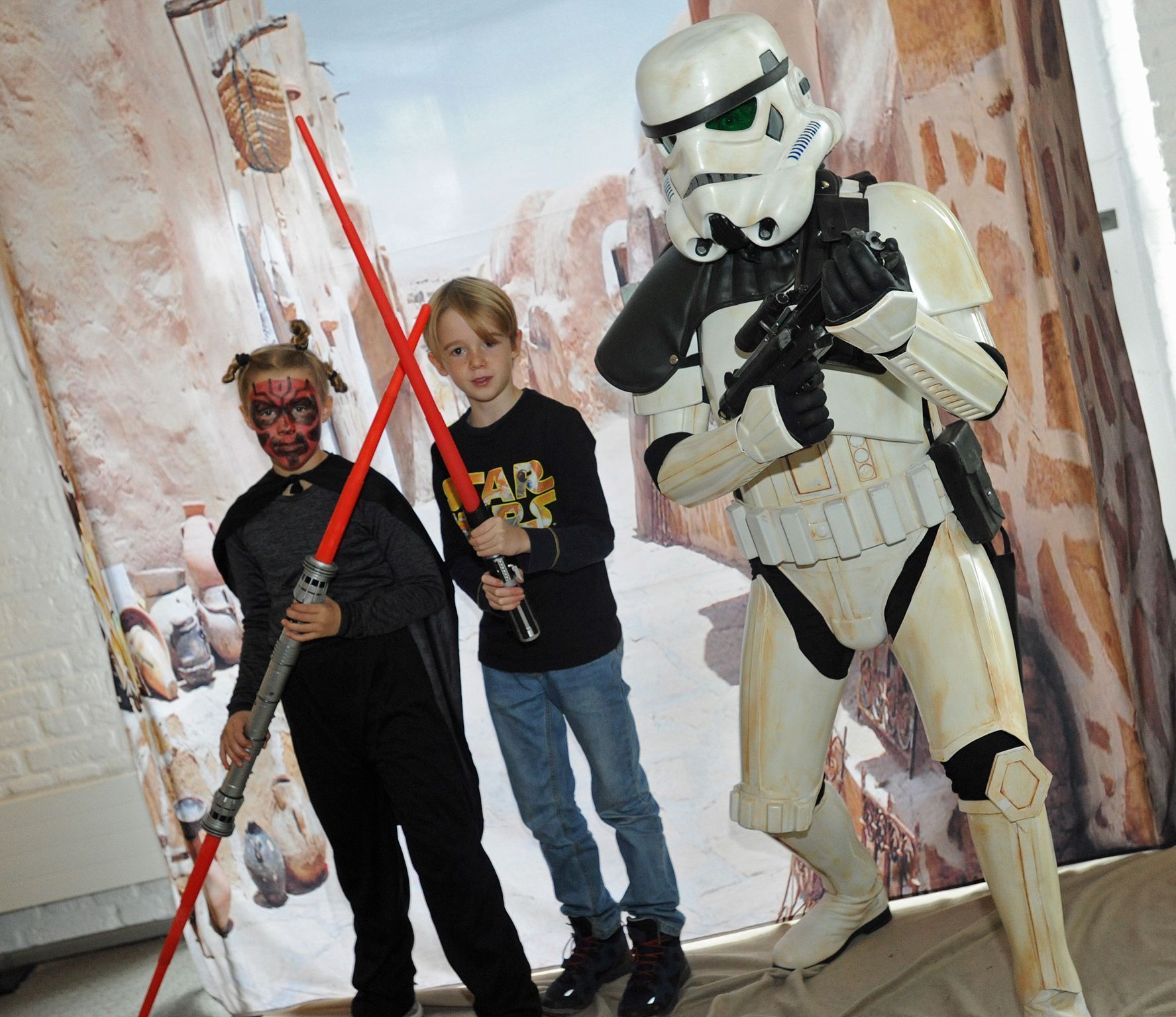 Star-Wars-Fans sind am Sonntag willkommen am Schiffshebewerk.