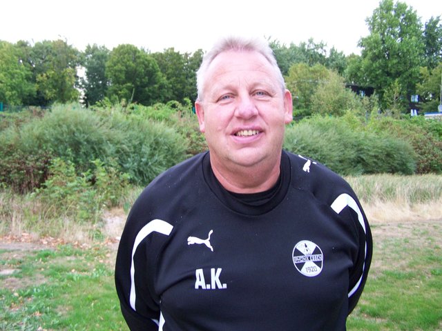 Arndt Krosch, 53 Jahre alt, Hobbies Fußball und Freundschaften pflegen (Photo Marx)