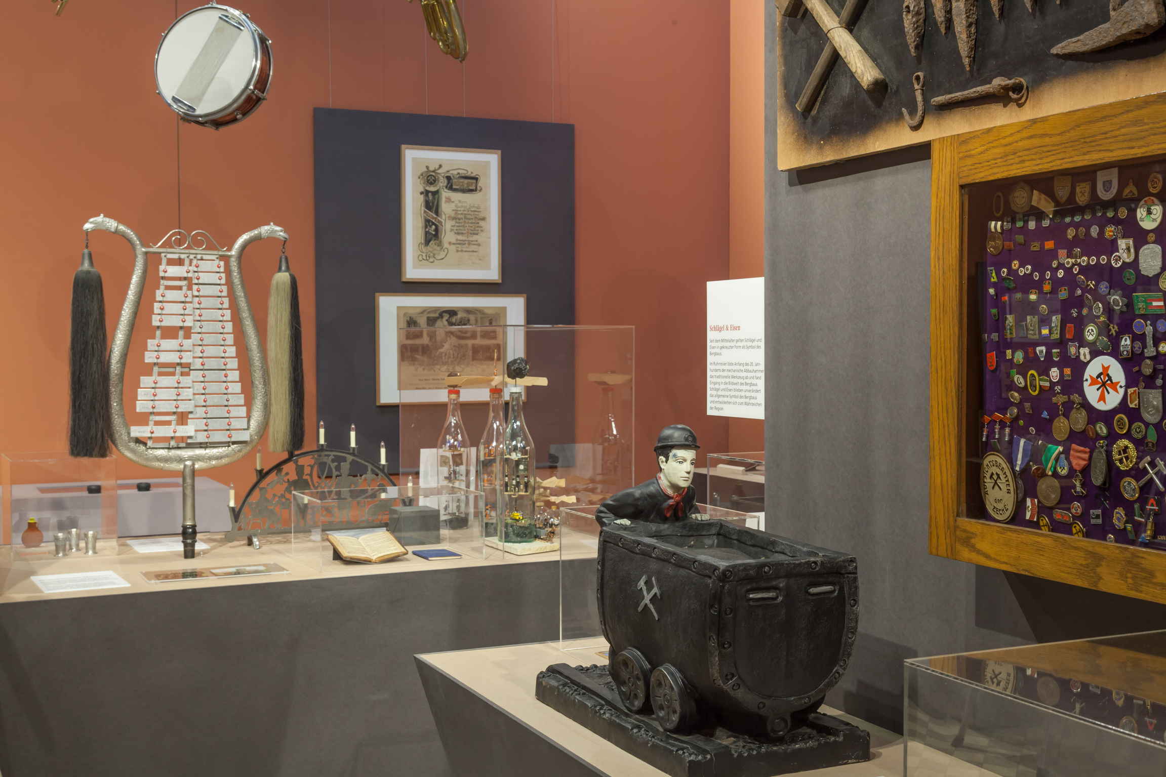 Interessante Exponate aus unserer Region sind in der Ausstellung in der Zeche Hannover zu sehen.