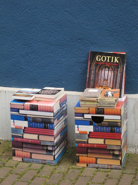 Kein Bücherschrank aber schöne Boxen in Xanten