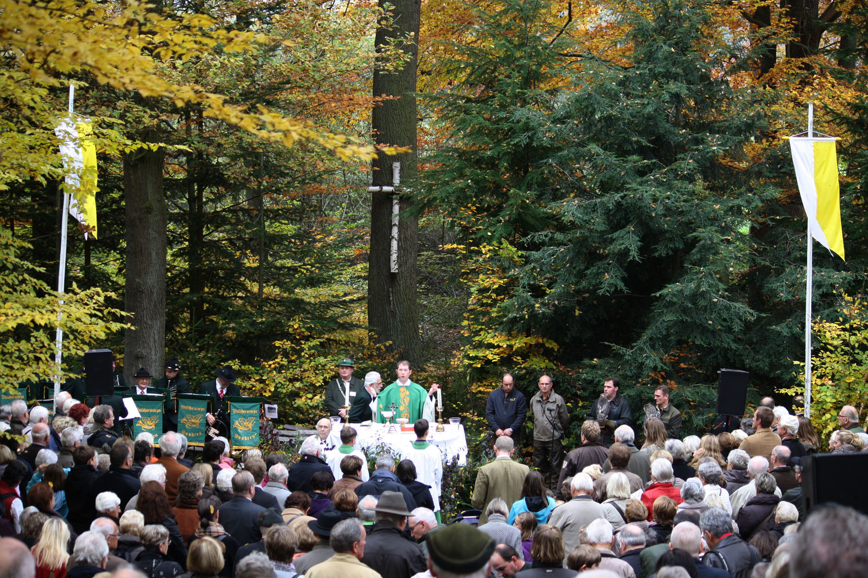 Am 28. Oktober findet die Hubertusmesse im Wildwald Voßwinkel statt.