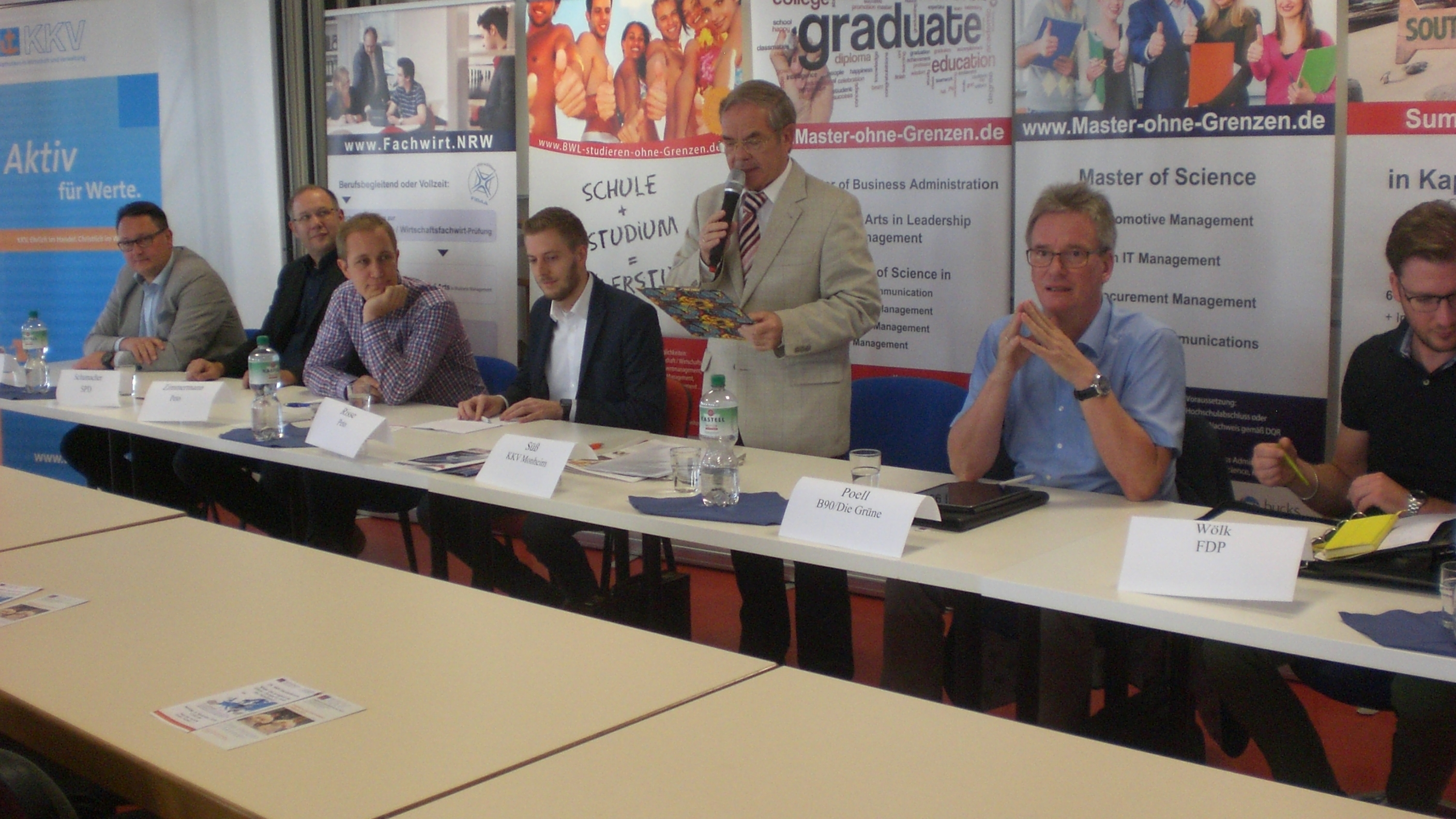 Das Podium von links: Lars van der Bijl, Alexander Schumacher, BM Daniel Zimmermann, Lucas Risse, Herbert Süß - Vors. KKV, Manfred Poell und Andreas Wölk