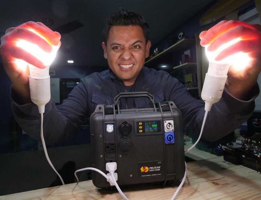 Garcia will mit Solar Photovoltaik Generatoren 2 Go Licht nach Puerto Rico bringen