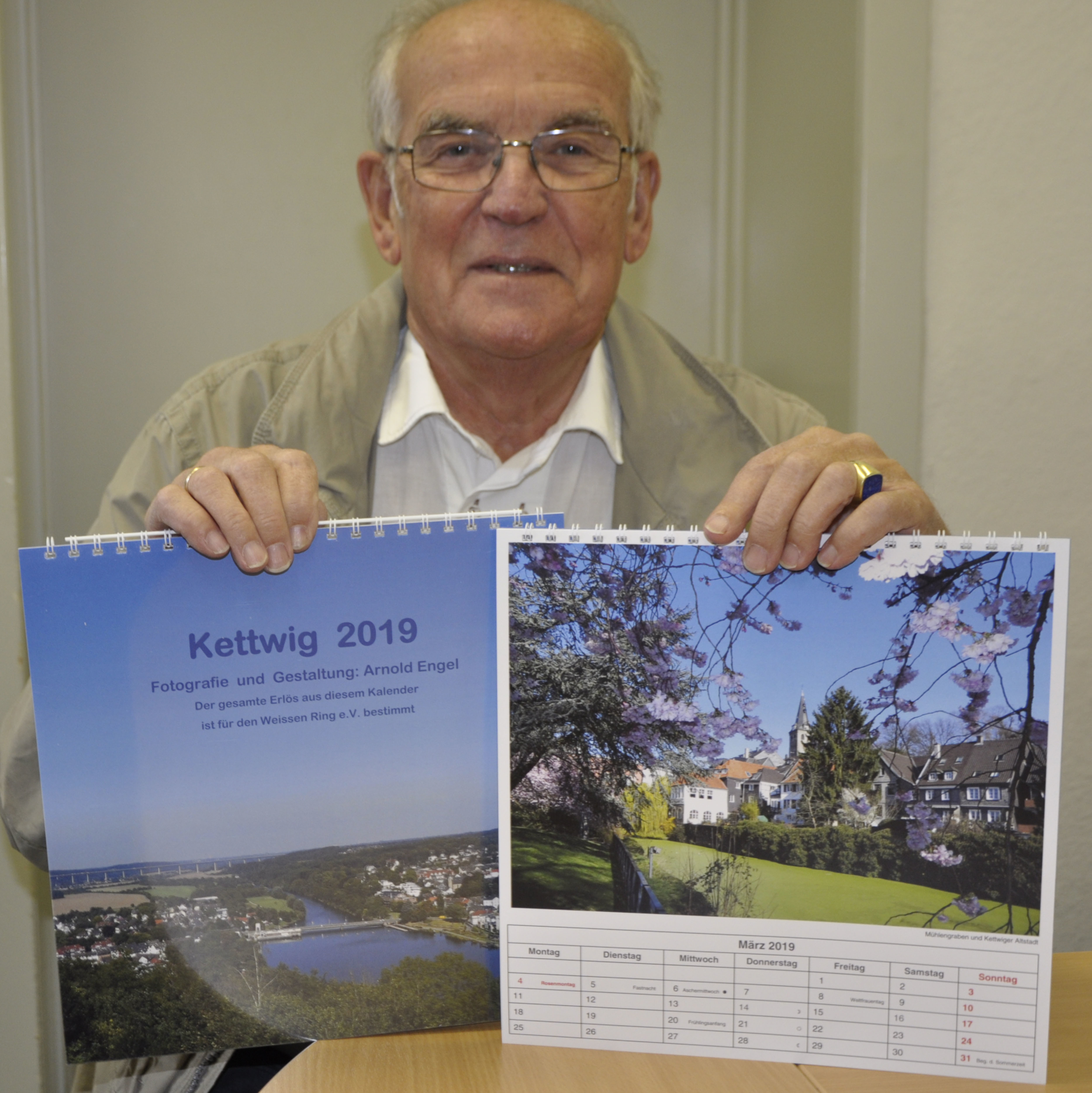 Unterstützt den Weißen Ring mit dem Verkauf seines Kettwigkalendes: Dr. Arnold Engel. Foto: Marjana Križnik