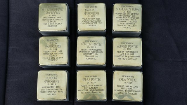 Neun Stolpersteine werden 80 Jahre nach der "Polenaktion" der Nazis in Lünen-Brambauer verlegt