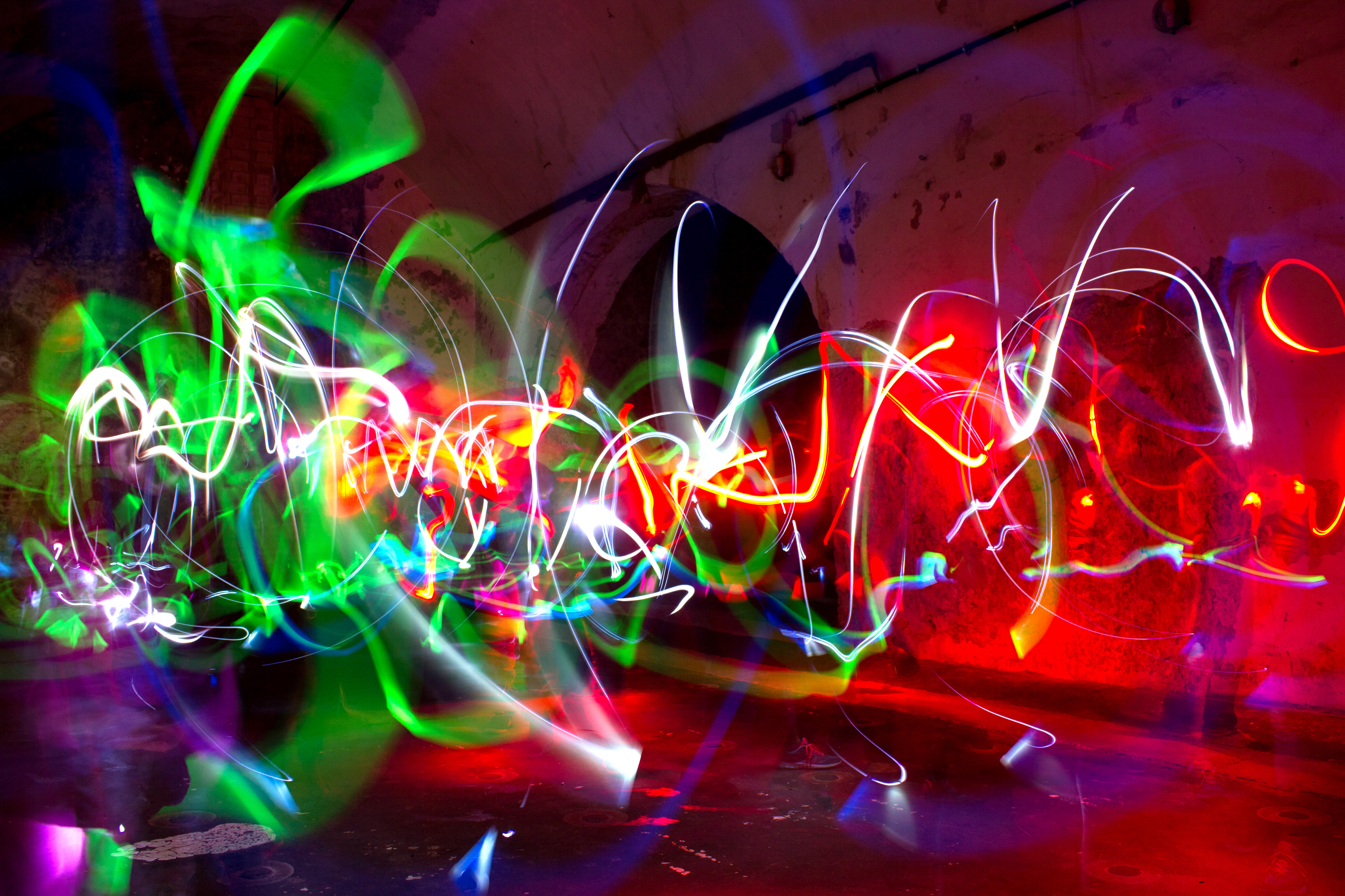 Die erste Skate-Light-Night mit Lichtgraffiti für Kinder zwischen 10 und 14 Jahren fand 2015 auf dem Lindenplatz vor dem Lichtkunstzentrum statt. Gefördert vom Kulturrucksack NRW.