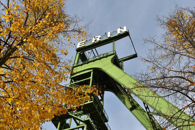 Erinturm im Herbst