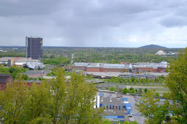 Gasometer und CentrO von der Knappenhalde aus gesehen