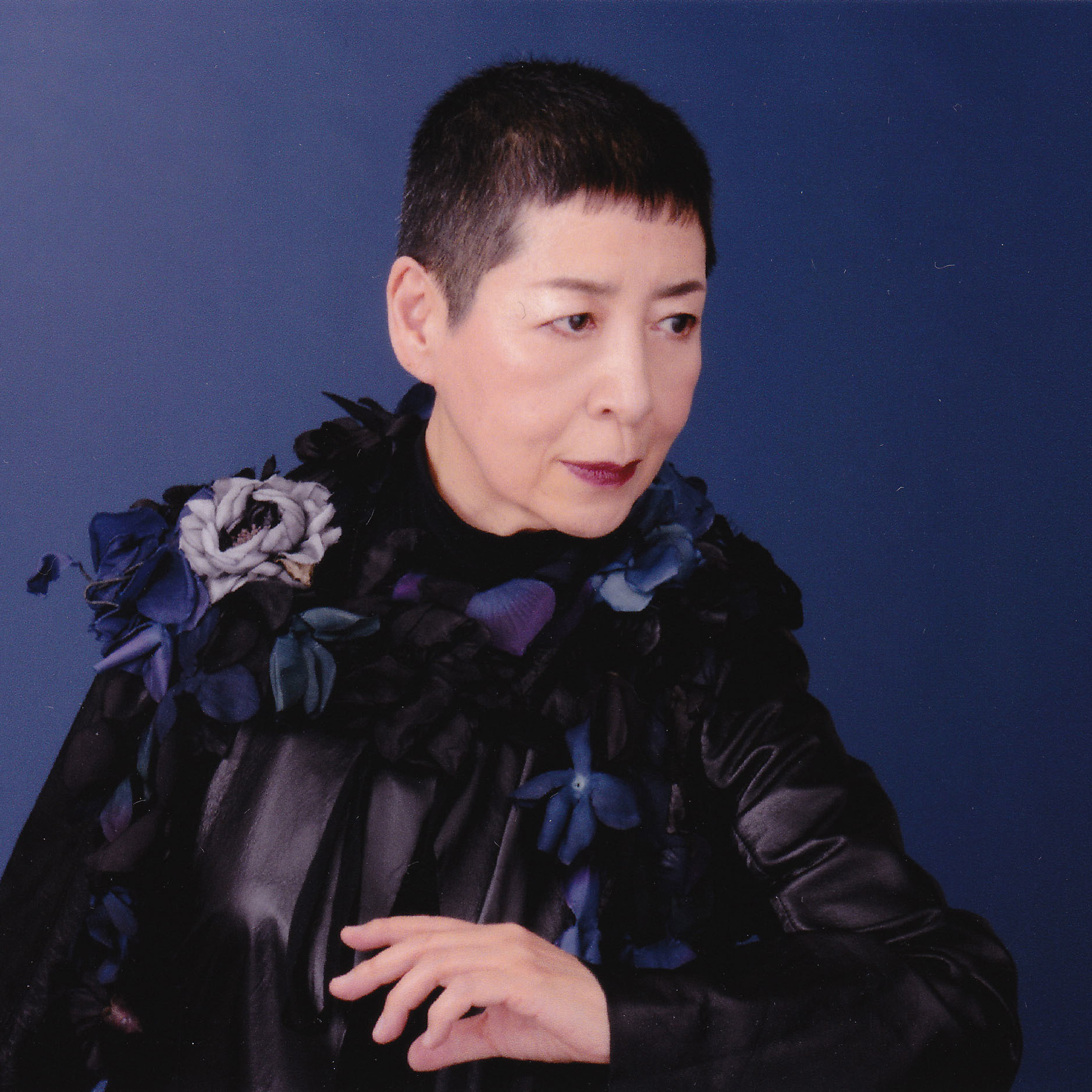 Midori Takada präsentiert in den Kammerspielen ihre ureigene Mischung aus afrikanischer und asiatischer Musik mit Ambient und Jazz.
