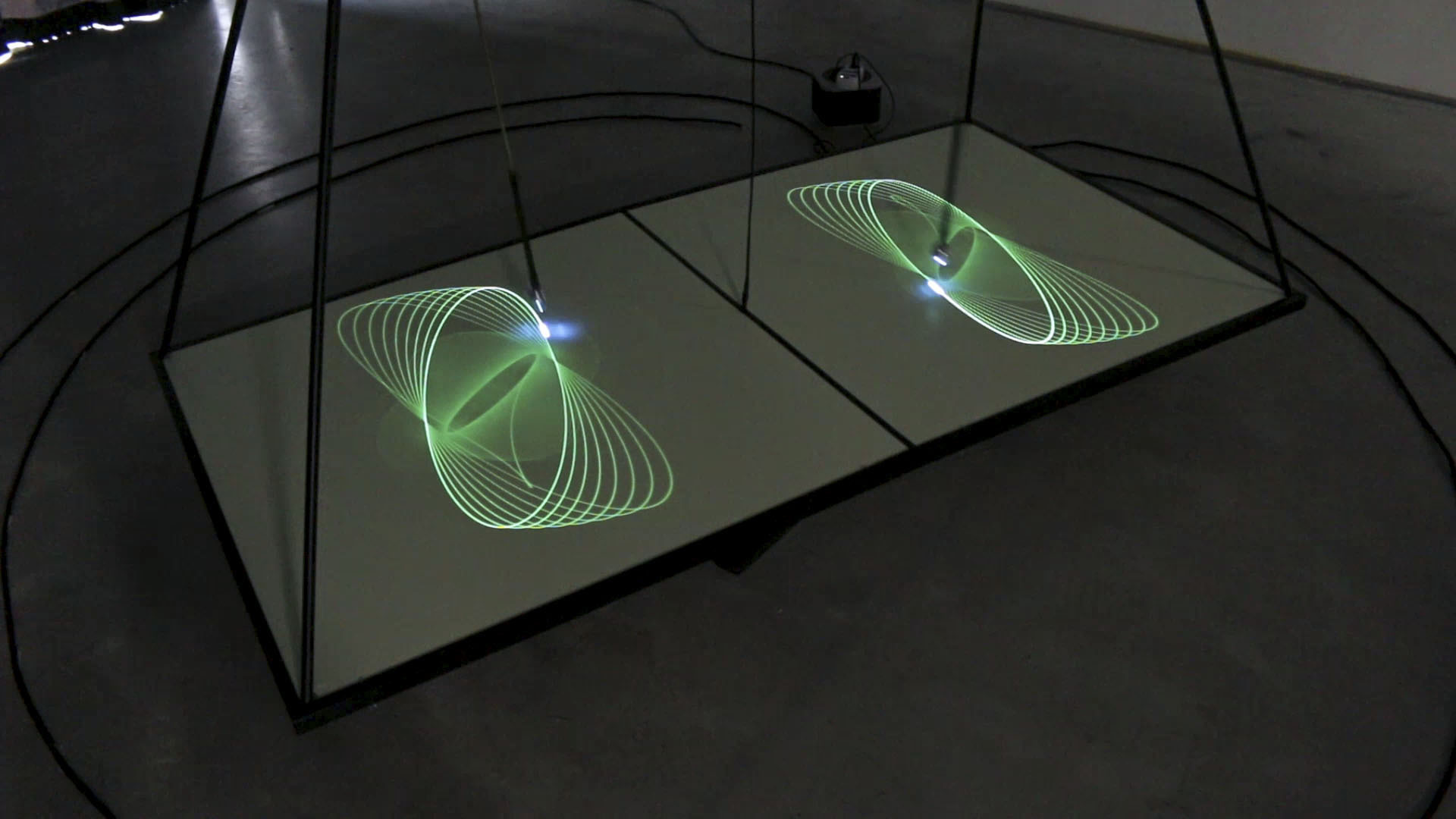 "inertia" heißt die Installation von Loic Hommel.