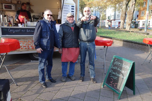Neues vom größten Essener Markt, v. re. Theo Körber, Wolfgang Dotten, Lothar Foehse. Foto: Schattberg
