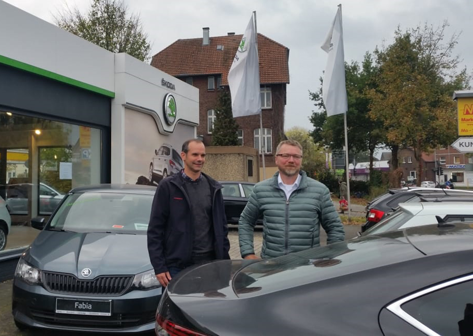 "Stabwechsel" zum 1. November 2018: Die Borgmann GmbH übernimmt ab sofort die Dorstener und Gladbecker Standorte der Lüning GmbH. Unser Foto zeigt Borgmann-Geschäftsführer Jörg Borgmann (links) gemeinsam mit Lüning-Geschäftsführer Alexander Lüning.