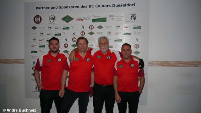 Die Mannschaft des BC Colours Düsseldorf 2: Emir Secener, Harald Heller, Raimund Kluske und Bülent Bülbül