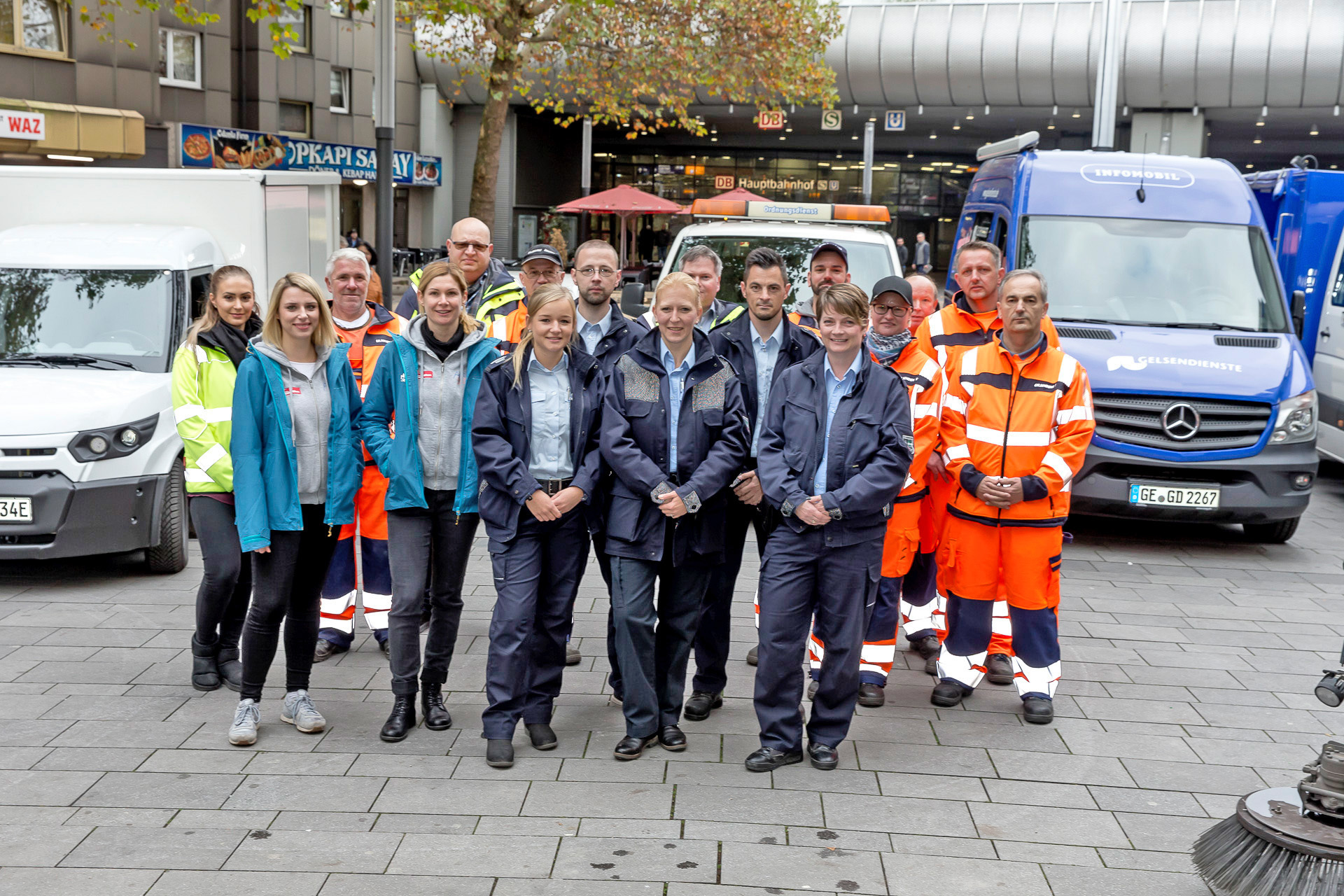 Die Teams von Gelsendienste und dem Kommunalen Ordnungsdienst ziehen nun gemeinsam mit Bogestra und den Streetworkerinnen von Arzt Mobil an einem Strang, wenn es um Sauberkeit, Ordnung und Sicherheit am Hauptbahnhof geht.
