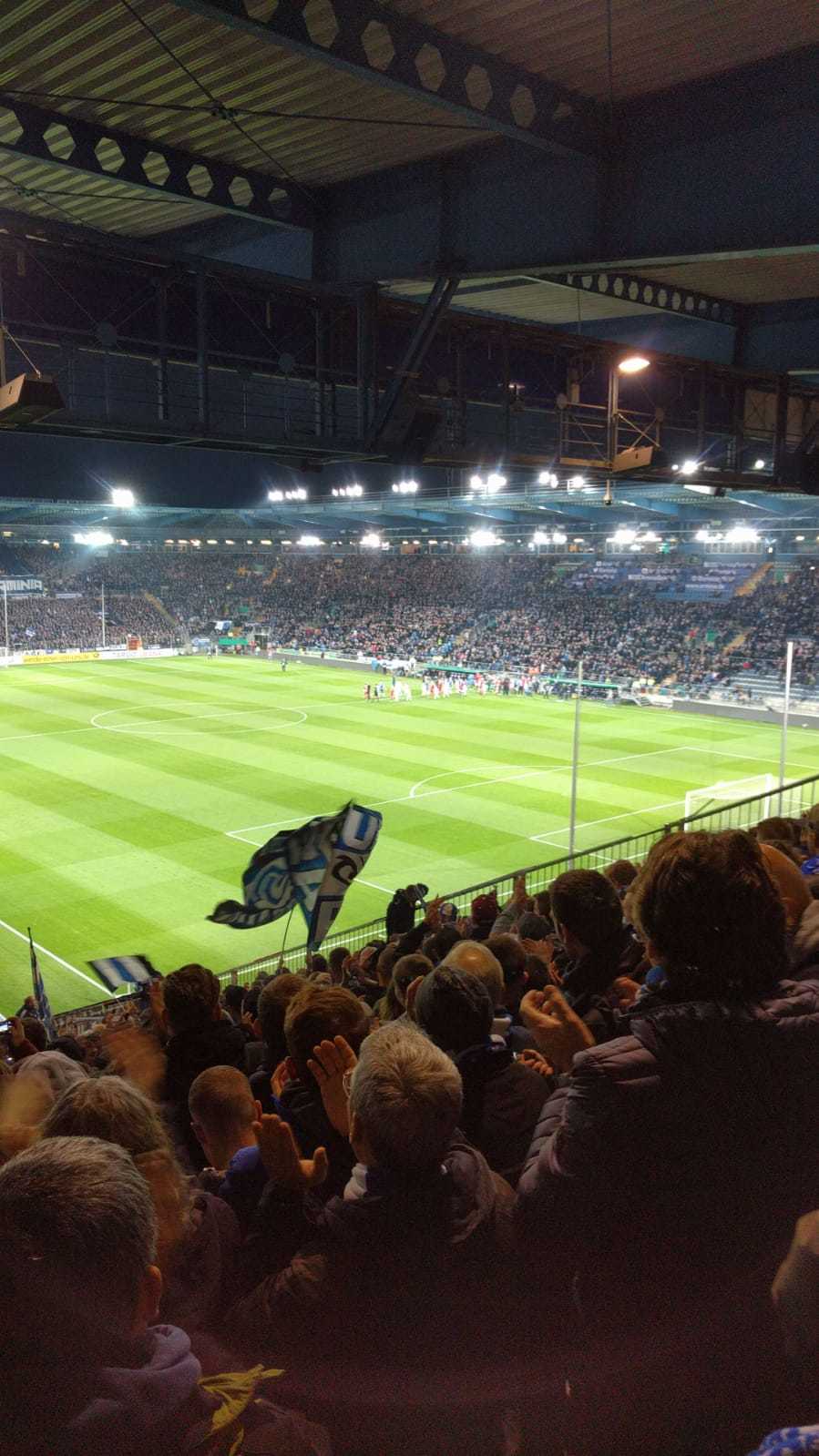 Einen Grund zum jubeln hatten die 2.500 Fans des MSV, die ihr Team auf der Bielefelder Alm unterstützt haben. Sicher und souverän siegten die Zebras mit 0:3 und dürfen sich nach sieben Jahren wieder über den Einzug ins DFB-Pokal Achtelfinale freuen.