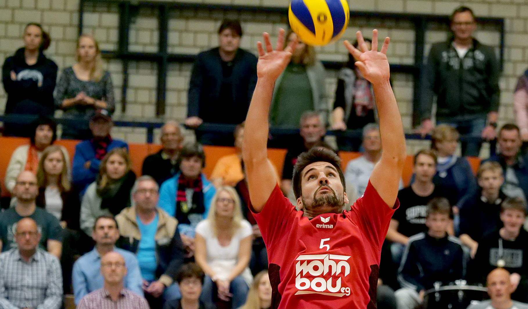 Vor begeisterten Zuschauern präsentieren die "Humänner" u.a. Bundesliga-Volleyball. Foto: Gohl