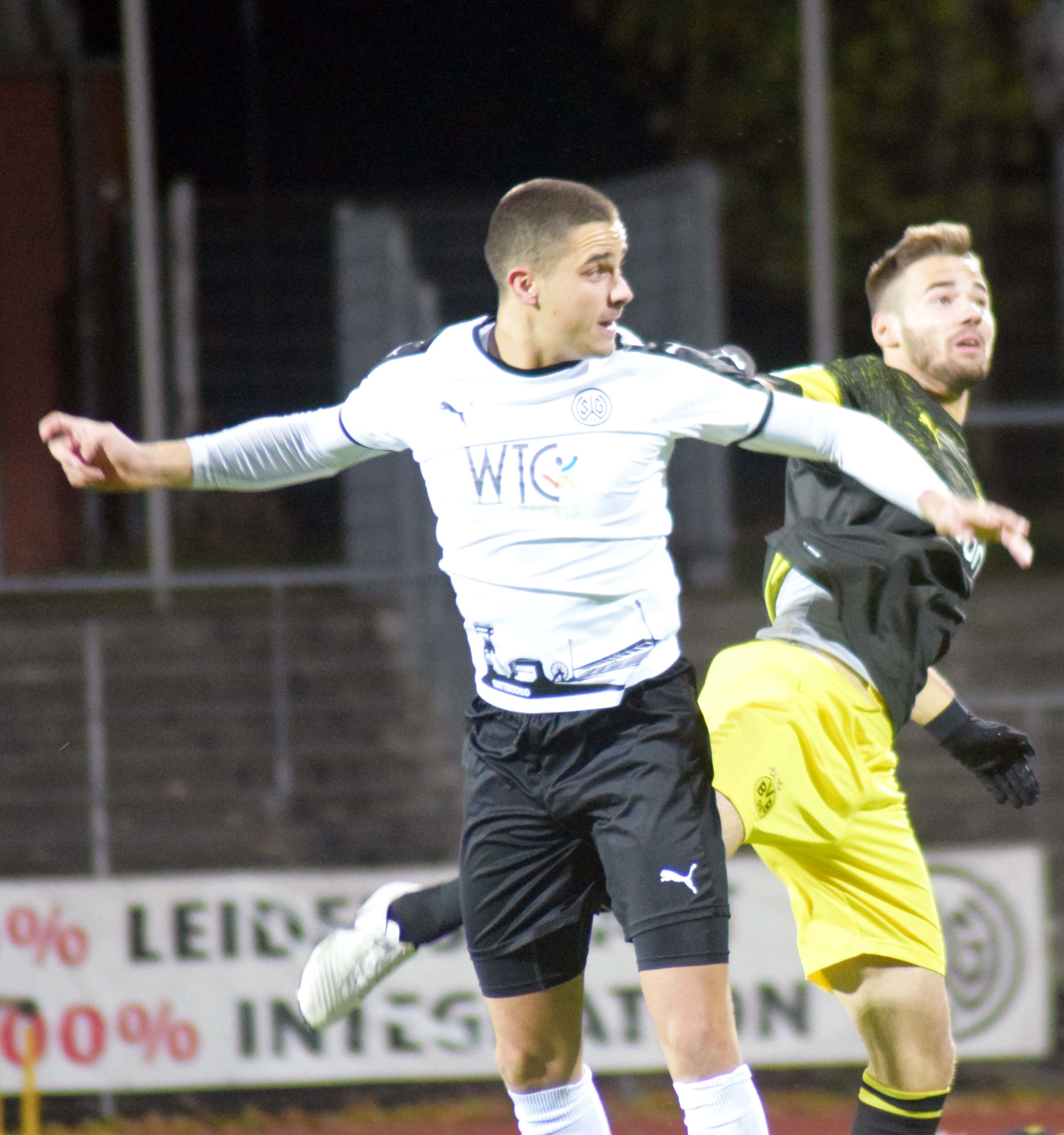 Tyger Lobinger (links) erzielte bei seinem Startelfdebüt seinen ersten Pflichtspieltreffer im 09-Trikot. Foto: Peter Mohr