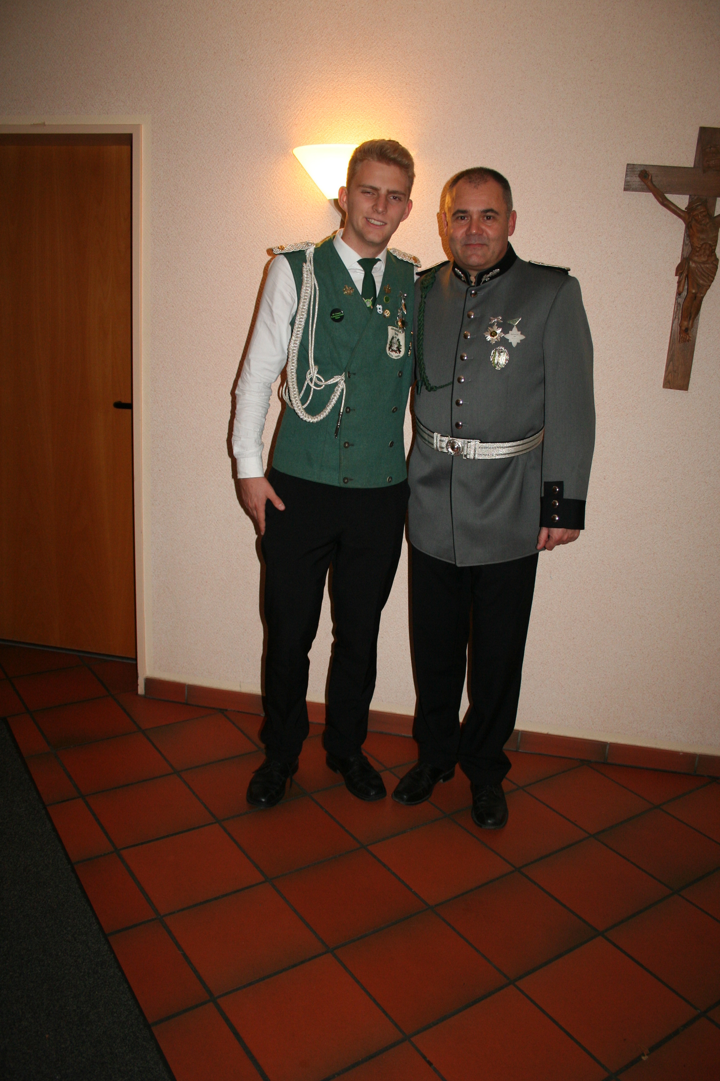 Rico Schenke (links, Sieger Jungschützen) und Stefan Hilgers (Sieger Altschützen)