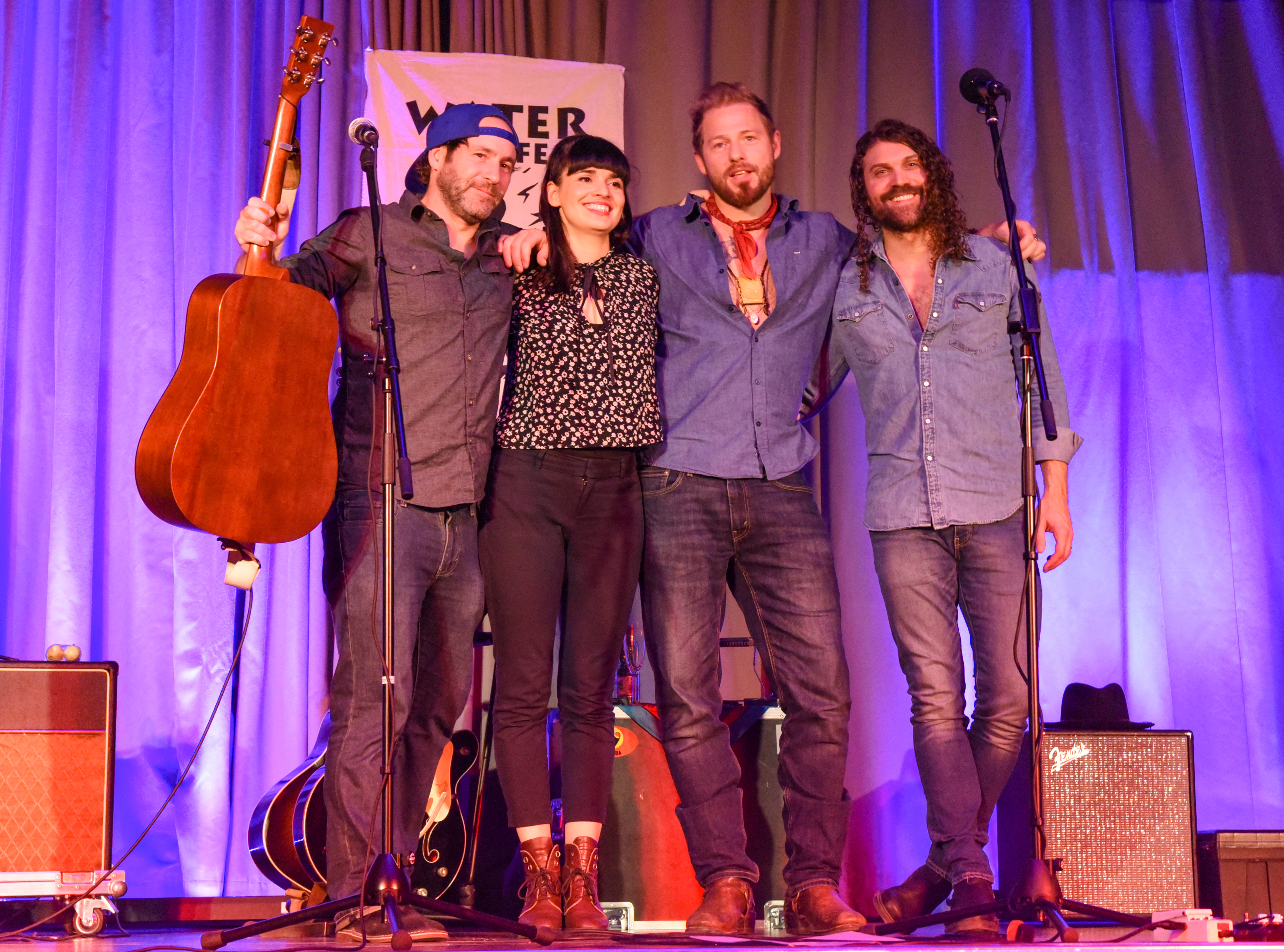 Freude nach dem gelungene Konzert (v.l.): Morgan Barrie, Chantel Emond, Matt Epp und Joel Couture. Foto: Olaf Eybe