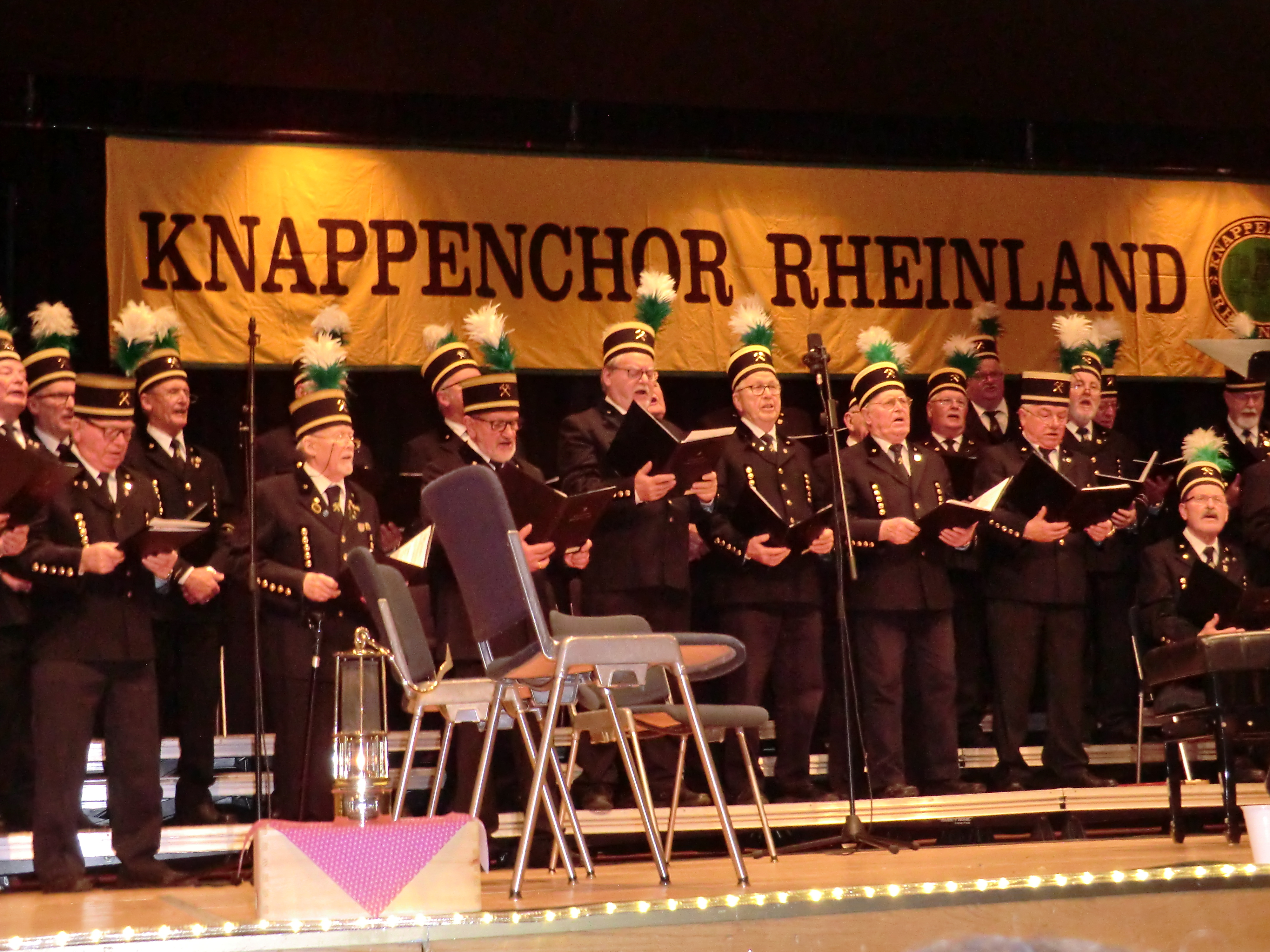 Der letzte linksrheinische Knappenchor in voller Montur.