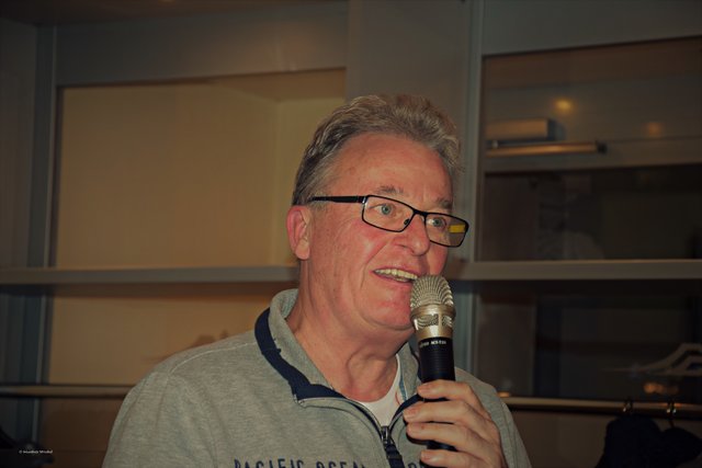 Moderator Peter Roßkothen