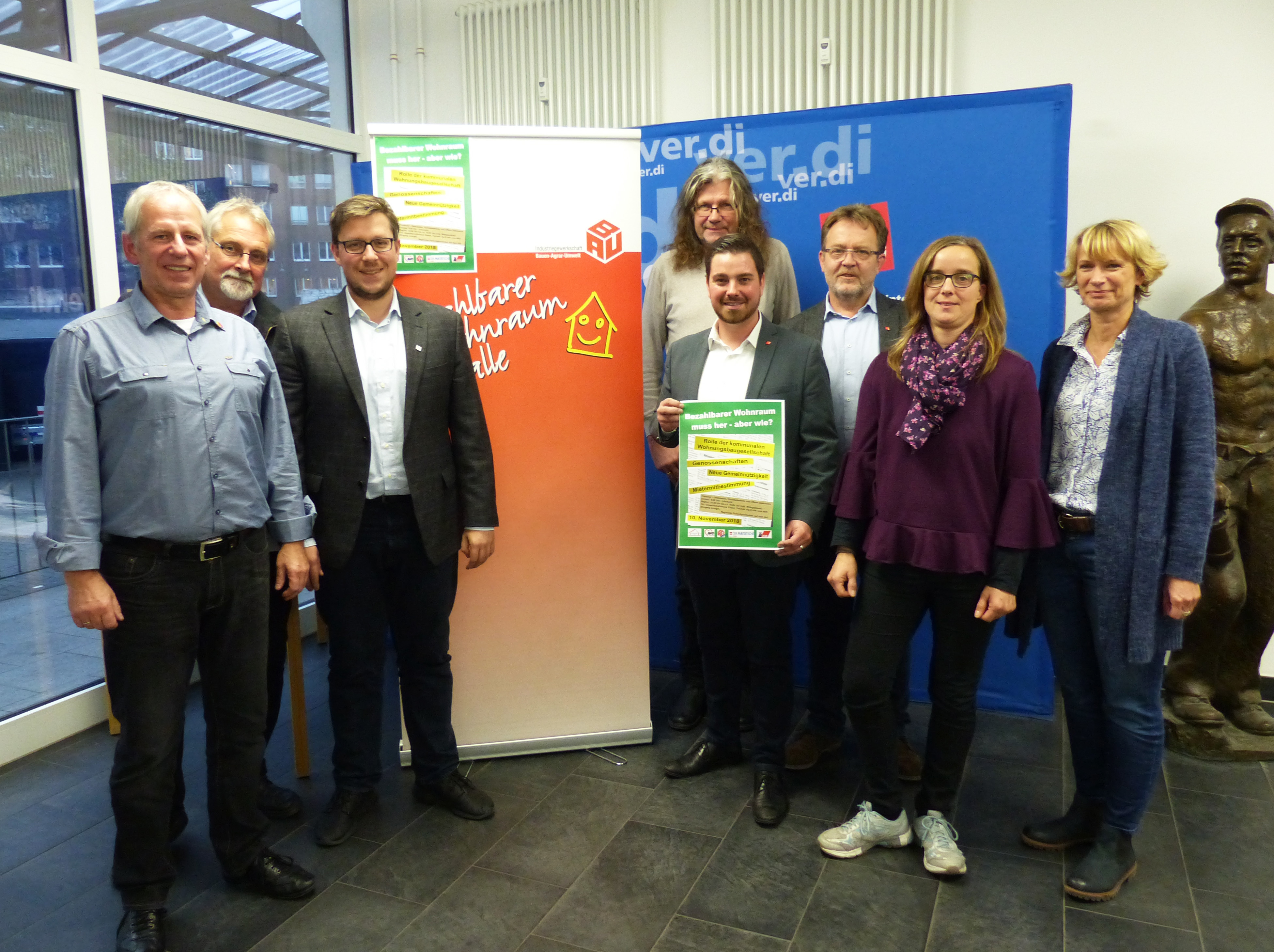 Gemeinsam ein starkes Bündnis: v.l. Peter Köster (IG BAU/ DGB), Günter Konczak, Konrad Lischka (Der Paritätische Essen), Peter Heemann (Werkstatt Solidarität Essen), Jan Mrosek (DGB) , Dieter Hillebrand (Stadtverbandsvorsitzender DGB), Siw Mammitzsch (Mietergemeinschaft Essen), Nicole Müller (AWO Essen)