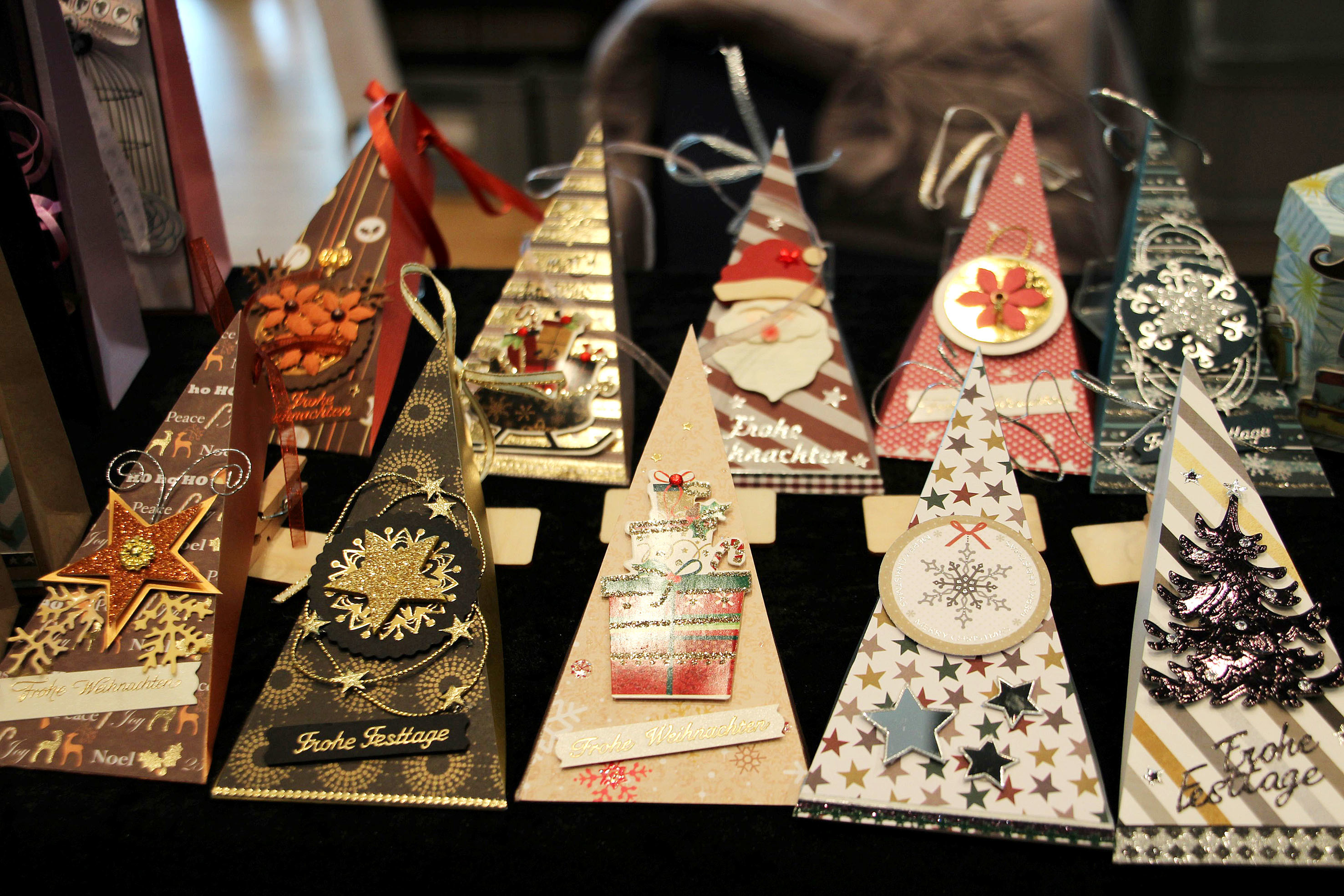 Bei dem Kunst- & Handwerkermarkt ist außerdem ein Markt der Köstlichkeiten und ein Wintermarkt dabei.