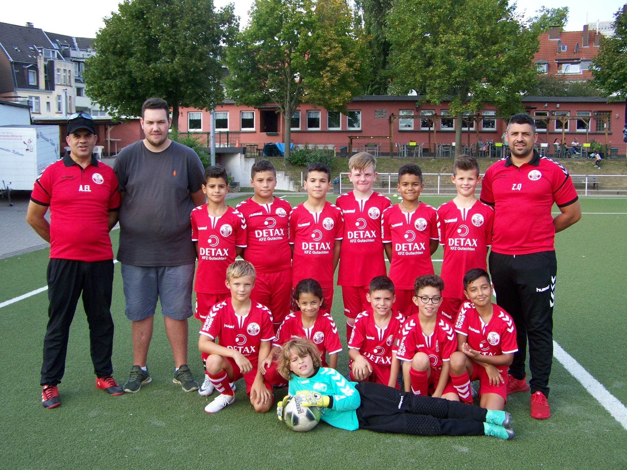 TuS Essen – West 1881, E1 Mannschaft (Photo Marx), hinten, v.l.: Trainer Adnane, Rene‘, Berzan, Mirac, Yassin, Fabian, David, Finn, Trainer Zeki, davor, v.l.: Jesse, Zakaria, Leon, Arda, Adnan, vorne Ante