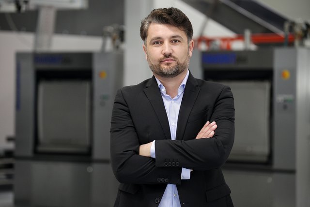 Mahmut Akar ist Inhaber von Kleintex an der Zechenstraße in Brambauer.