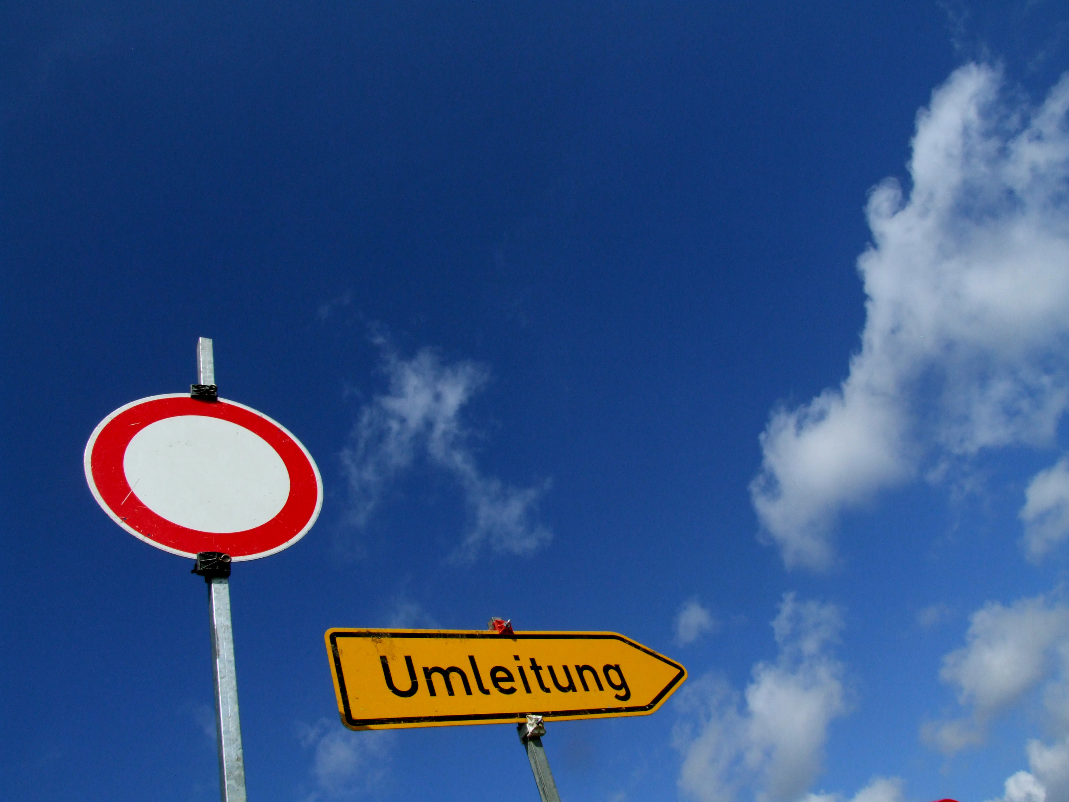 Umleitungen sind ausgeschildert.