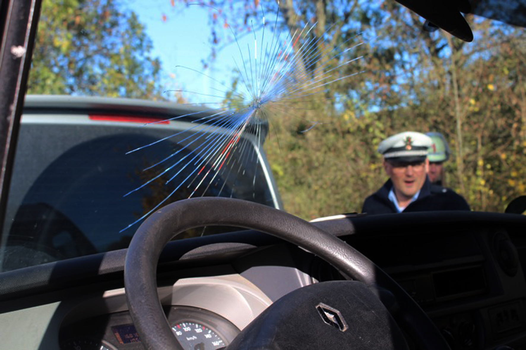 Am 7. November, um 12:18 Uhr, ereignete sich auf der Dolomitstraße ein Verkehrsunfall, der zum Glück nur zwei leichtverletzte Personen zur Folge hatte.