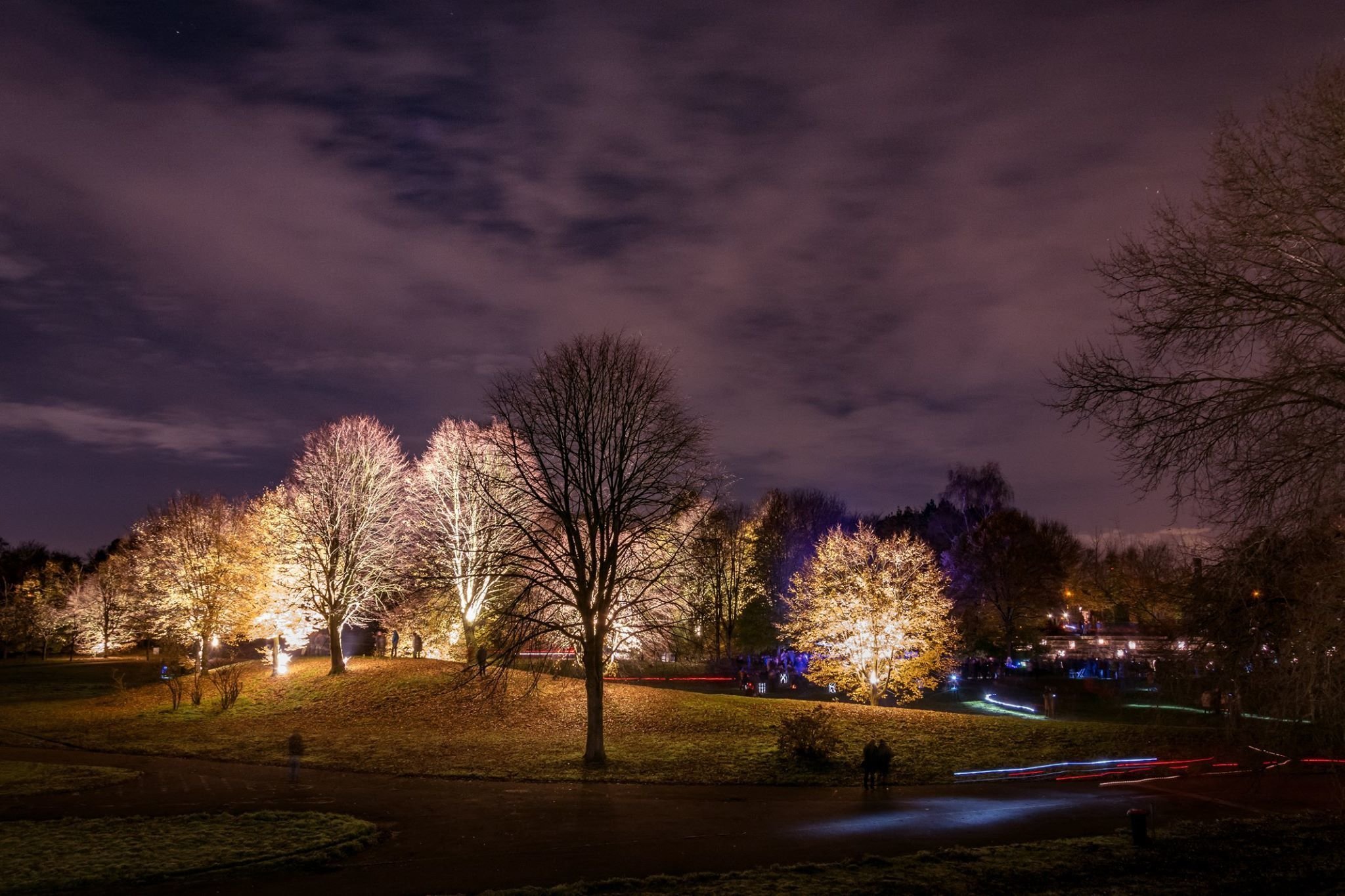 Nach dem STRAHLEN im November des letzen Jahres lädt die Stadtkrone am Samstag, 17. November, von 18 bis 20 Uhr, zum FUNKELN ein, dem zweiten großen Festakt im neuen Bürgerpark Maria Lindenhof.