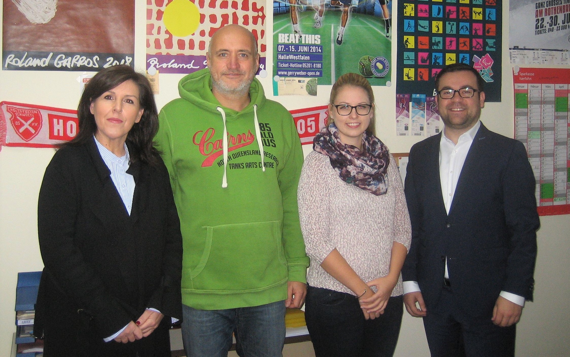 Von links: Gabriele Stange, Volker Eilts, Julia Ketels, Bürgermeister Dimitrios Axourgos.