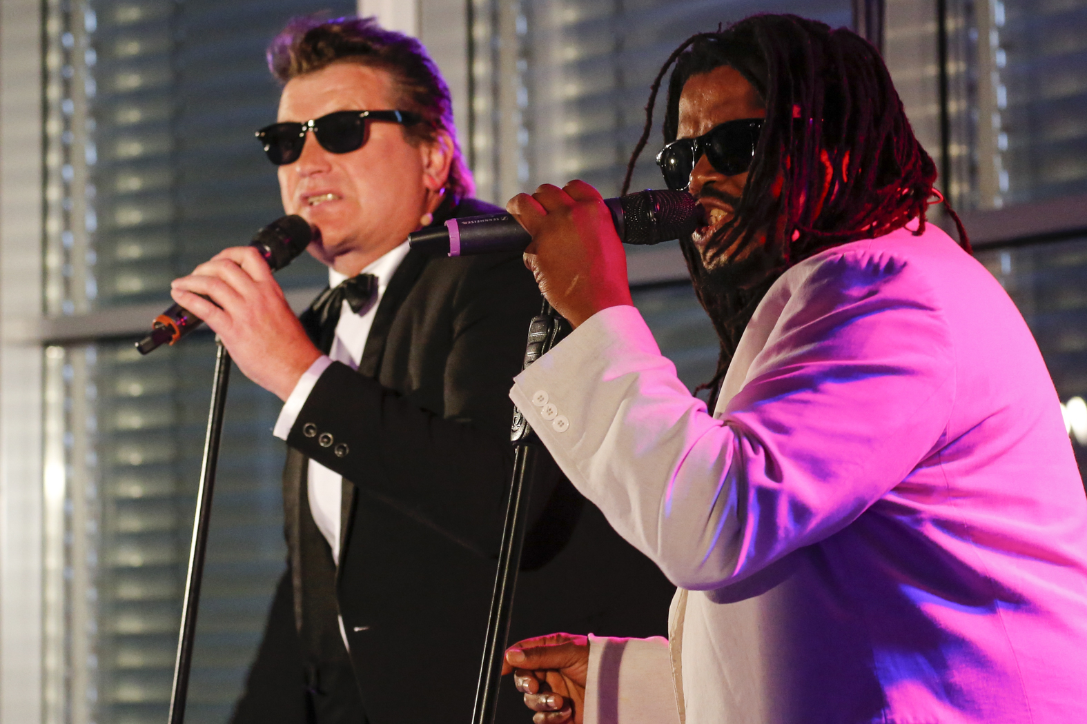 Die Black & White Show Brothers gastieren mit ihrem Programm „Funk`n Soul meets Pop`n Roll” am Freitag, 30. November, im Tagwerk in Sundern.