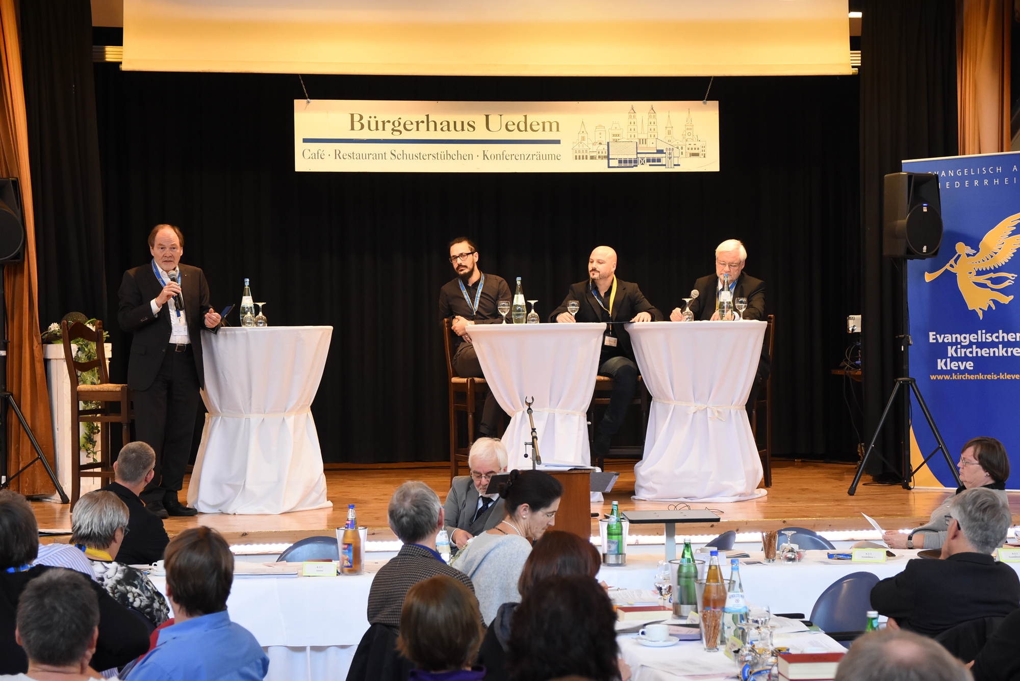 Diskutierten über die Spaltung der Gesellschaft (v.l.n.r.): Wolfgang Thielmann, Marat Trusov, Dr. Alexander Schmidt und Ulrich Hamacher. Foto: privat