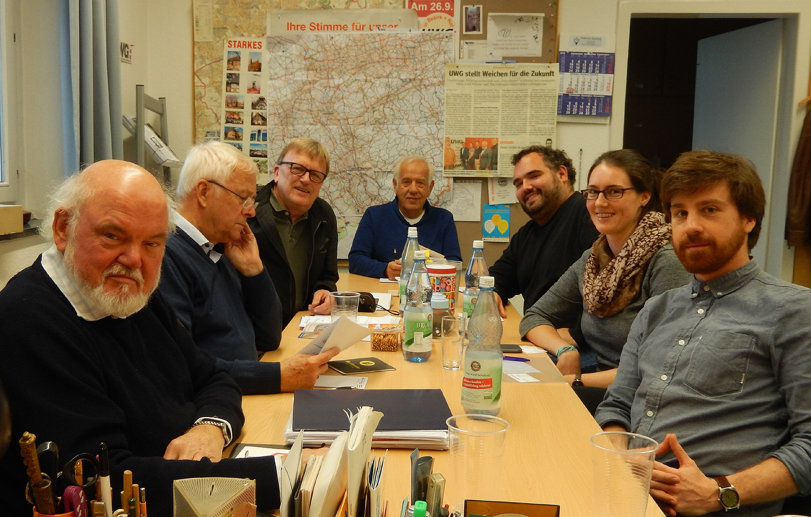 Infomierten sich über das Thema „Urbane Produktion: Klaus-Peter Hülder (Vorsitzender der UWG: Freie Bürger-Bezirksfraktion Wattenscheid), Karl Heinz Sekowsky (Vorsitzender der UWG: Freie Bürger-Ratsfraktion), Wilfried Flöring (stv. Vorsitzender der UWG: Freie Bürger-Ratsfraktion), Hans-Josef Winkler (Mitglied der Bezirksfraktion Wattenscheid und Vorsitzender des Vorstandes der UWG: Freie Bürger), Andreas Friedewald (Geschäftsstelle der UWG: Freie Bürger), Kerstin Meyer (Urbane Produktion) und Jan Bunse (Die Urbanisten e.V.). Foto: UWGFB