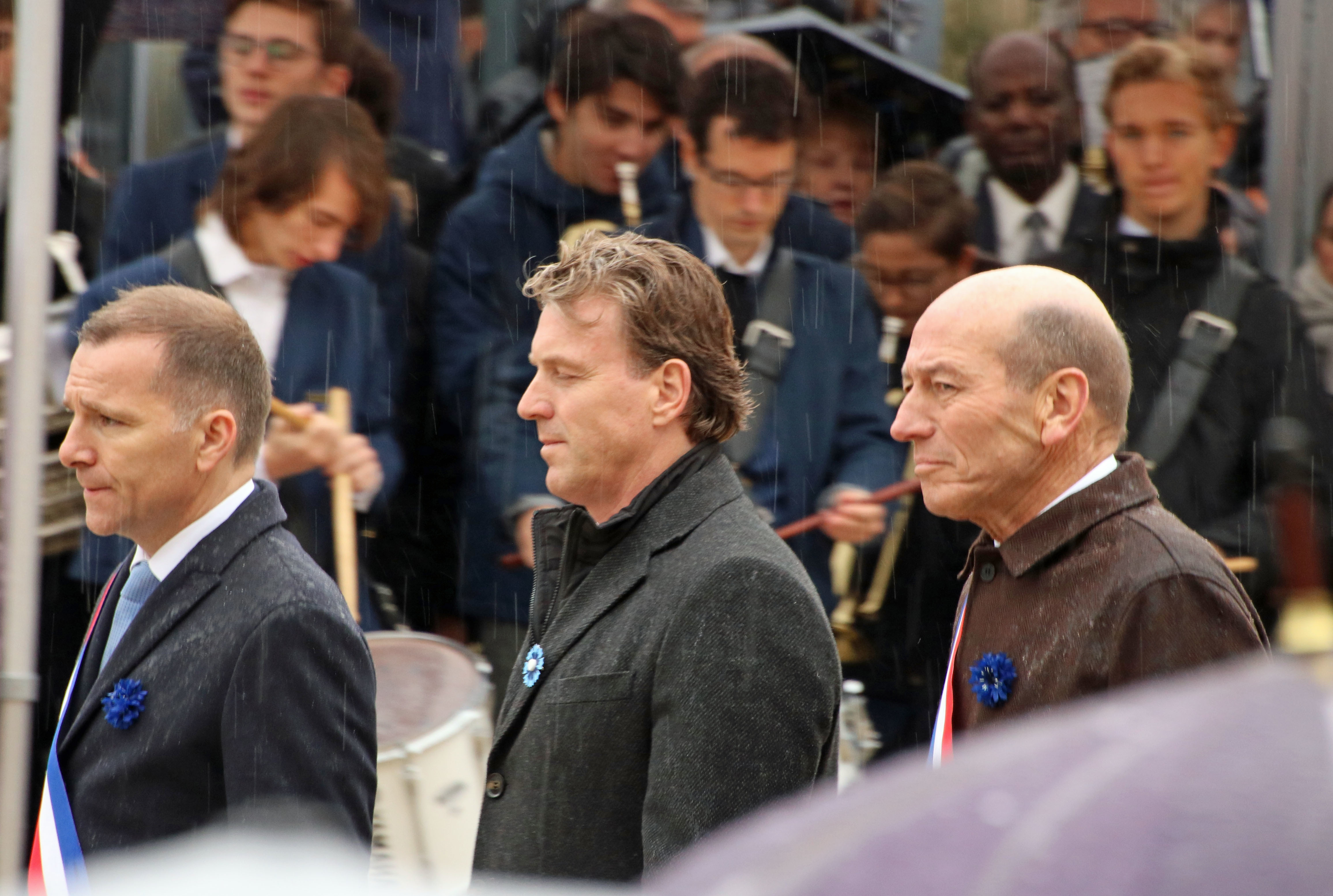 Gemeinsam mit Maisons-Alforts Bürgermeister Olivier Capitanio (l.) und dem Abgeordneten Michel Herbillon (r.) nahm der Moerser Bürgermeister Christoph Fleischhauer an der Gedenkfeier zum Ende des 1. Weltkrieg vor 100 Jahren teil. Foto: Schieren-Ohl