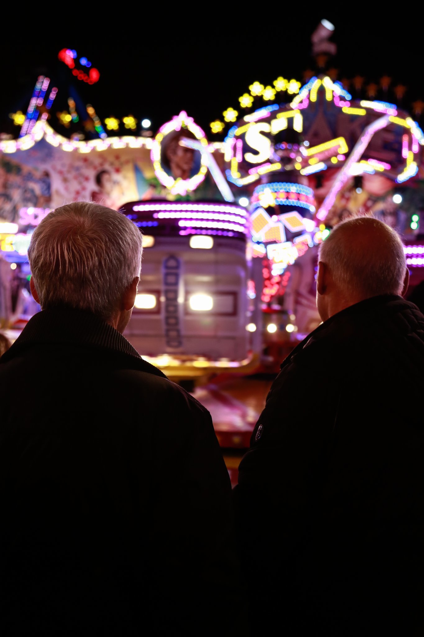 Noch bis Dienstag kann man auf der Martinikirmes seine Runden drehen.