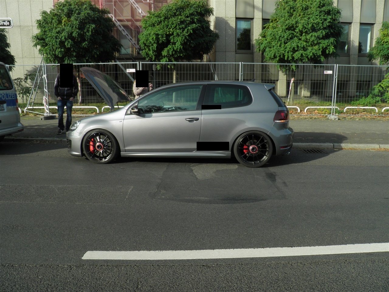 Der illegal getunte VW Golf wurde von der "AG Tuning" der Polizei aus dem Verkehr gezogen.