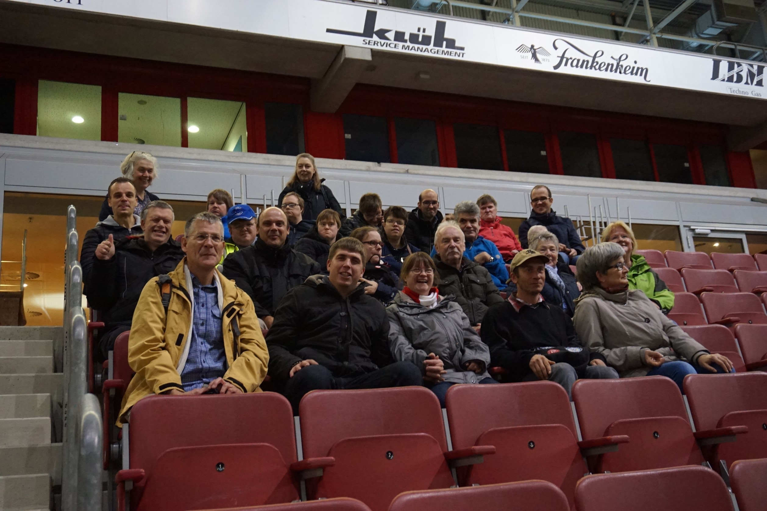 Einmal im Stadion Platz nehmen, ein Erlebnis vor allem für die Menschen mit Behinderung.