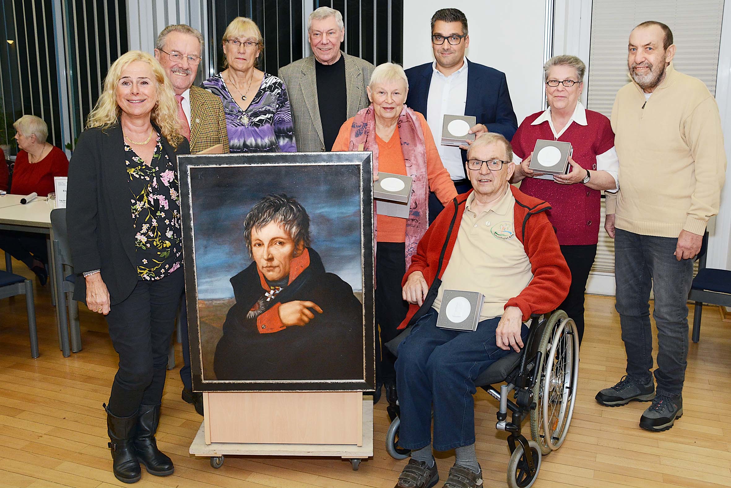 Von Marion Hardt und Heinz Pasterny (beide links) wurden (v.l.) Helga Westerfeld, Bernd Stangl, Marlis Bornmann, Andreas Edelstein, Heinz Lindenblatt sowie Gabi und Wolfgang Nippert mit der Scharnhorst-Medaille geehrt.